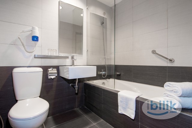 [Corono Inn] Available Master Room with Window & Private Bathroom 🚽 at Jalan Imbi, Bukit Bintang - Image 4