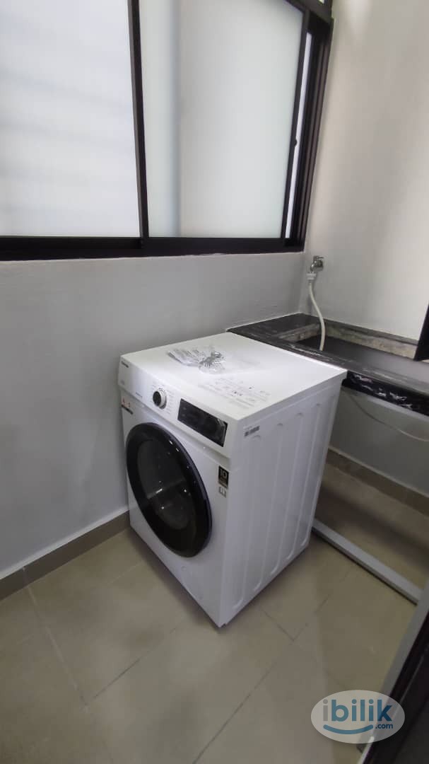 SPACIOUS,FREE WIFI+UTILITIES, Middle Room at The Havre, Bukit Jalil - Image 5