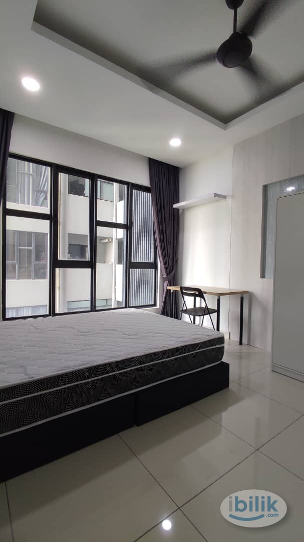 SPACIOUS,FREE WIFI+UTILITIES, Middle Room at The Havre, Bukit Jalil - Image 1