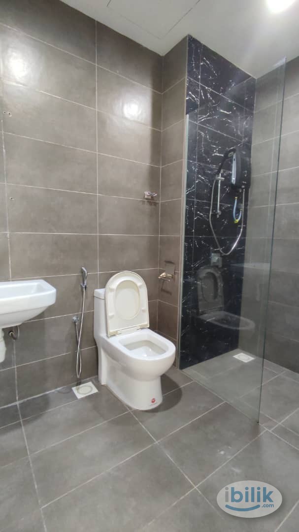 SPACIOUS,FREE WIFI+UTILITIES, Middle Room at The Havre, Bukit Jalil - Image 3