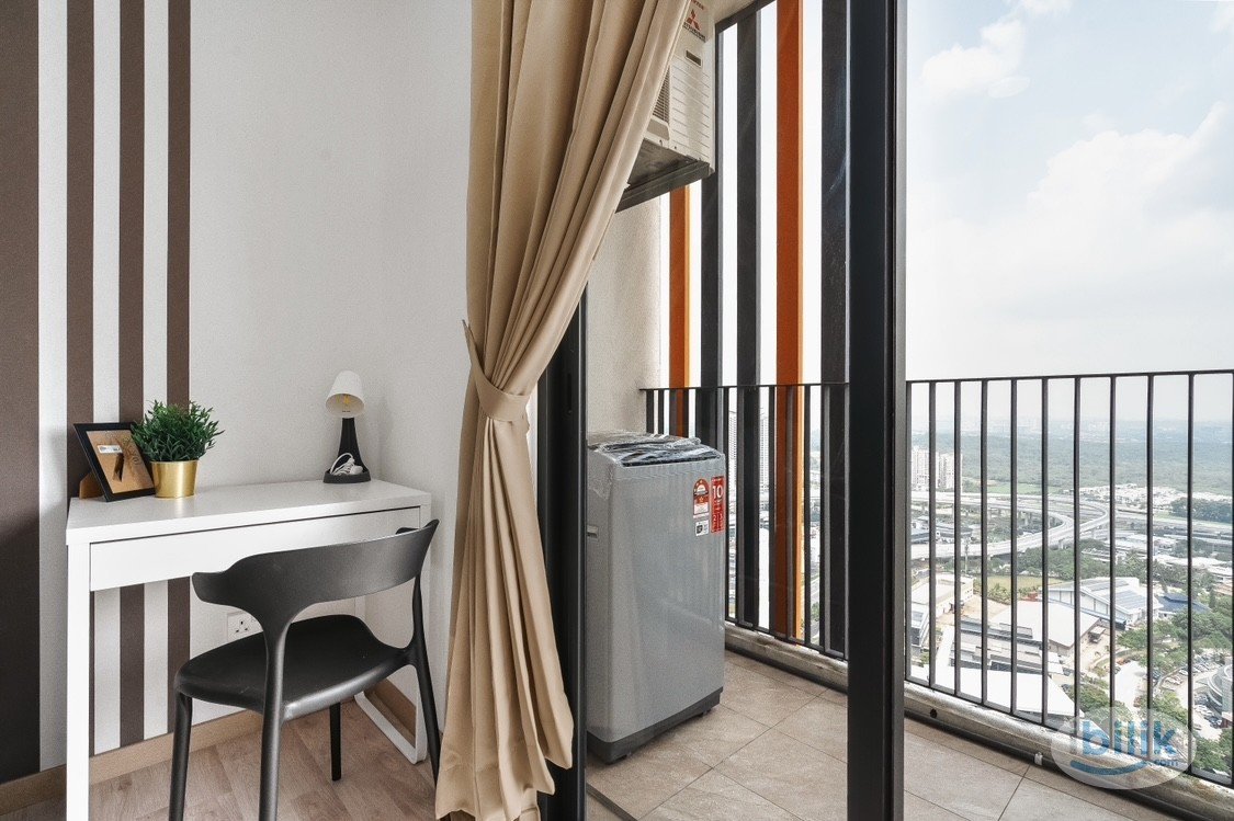 Exclusive Medium Room Fully Furnished Emporis Kota Damansara - Image 2