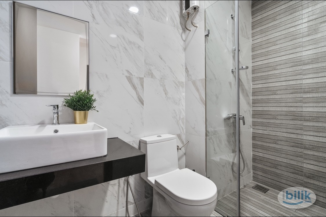 Exclusive Medium Room Fully Furnished Emporis Kota Damansara - Image 4
