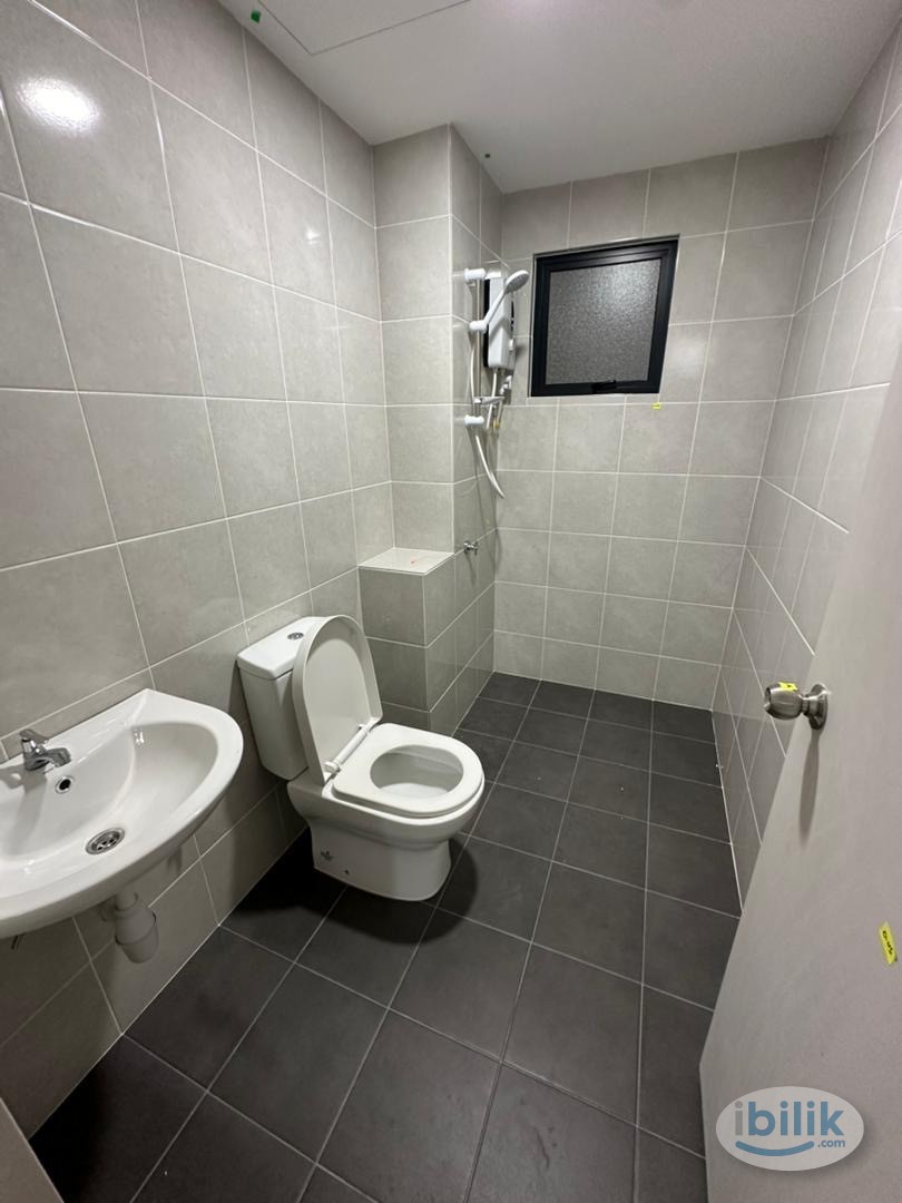 Fully Furnished 🌟 Middle Room @ 🏠 Huni Eco Ardence, Setia Alam - Image 4