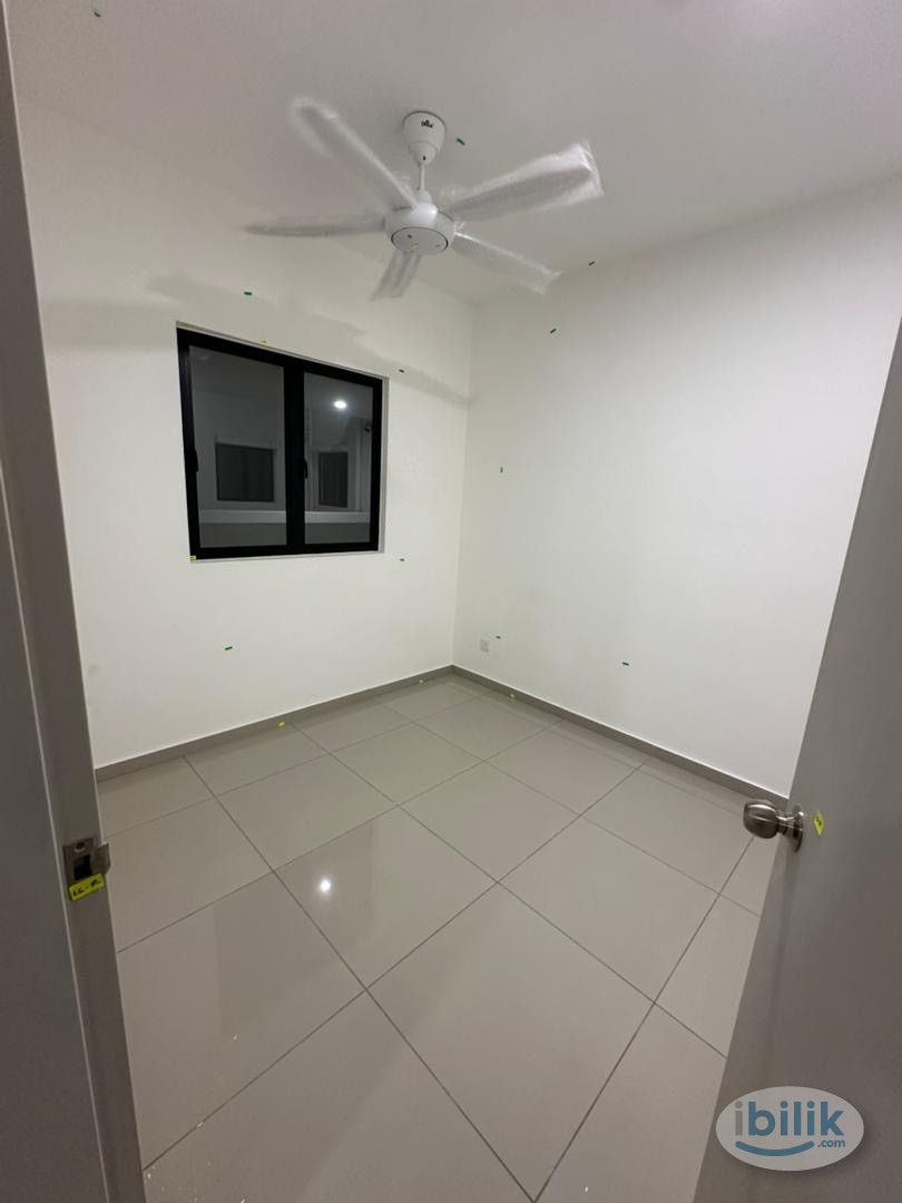 Fully Furnished 🌟 Middle Room @ 🏠 Huni Eco Ardence, Setia Alam - Image 1