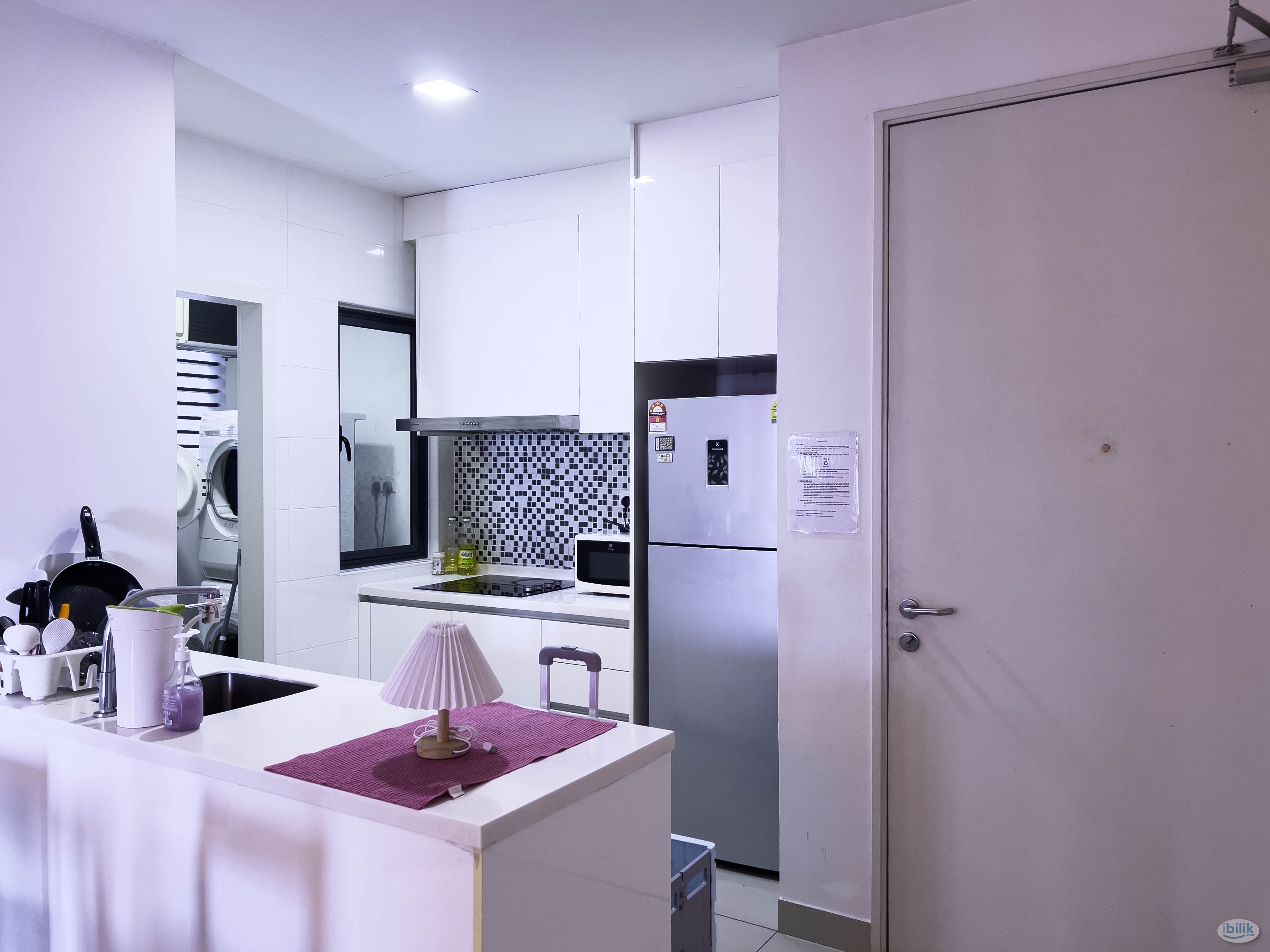 Private Bathroom Master Room at Paramount Utropolis @ Glenmarie, Shah Alam - Image 4