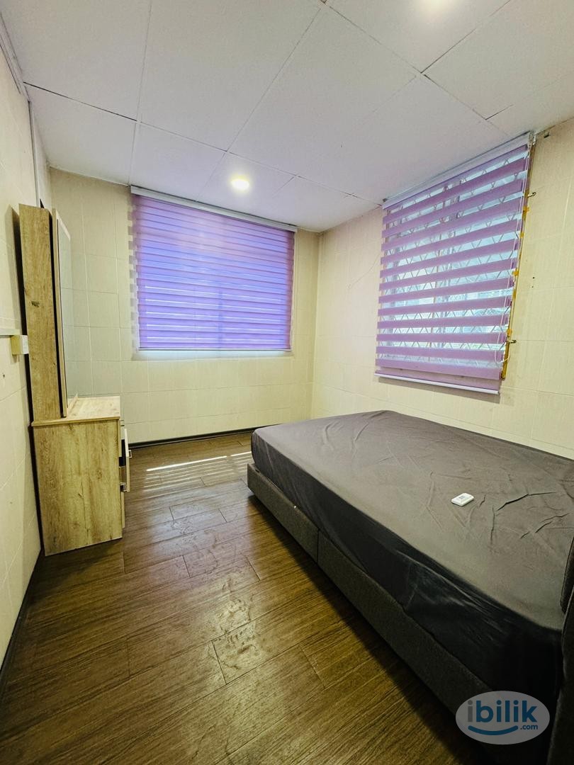 📍CENTURY GARDEN JB ROOM FOR RENT💰LOW DEPOSIT💰Master Room at Taman Century Garden Johor Bahru, Johor - Image 1
