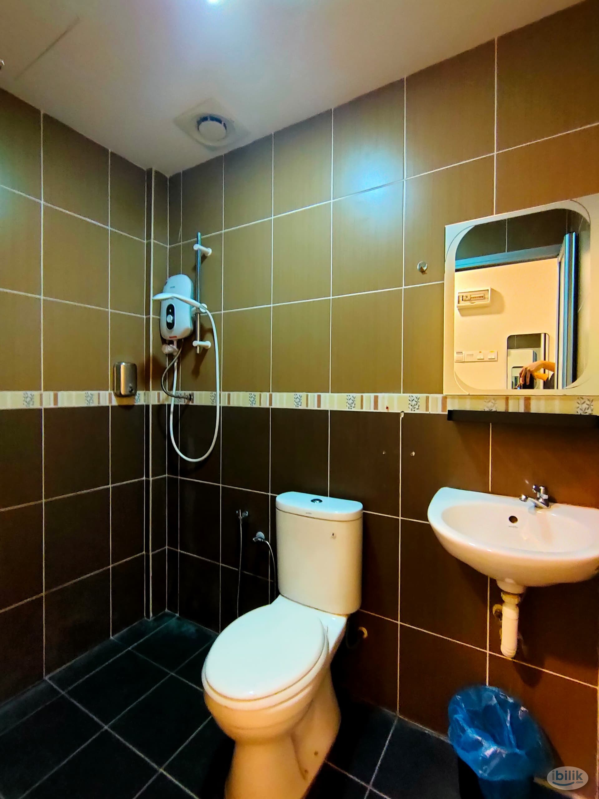 Working at Shah Alam Hospital ❓ Available Master Room near Seksyen 7 - Image 4