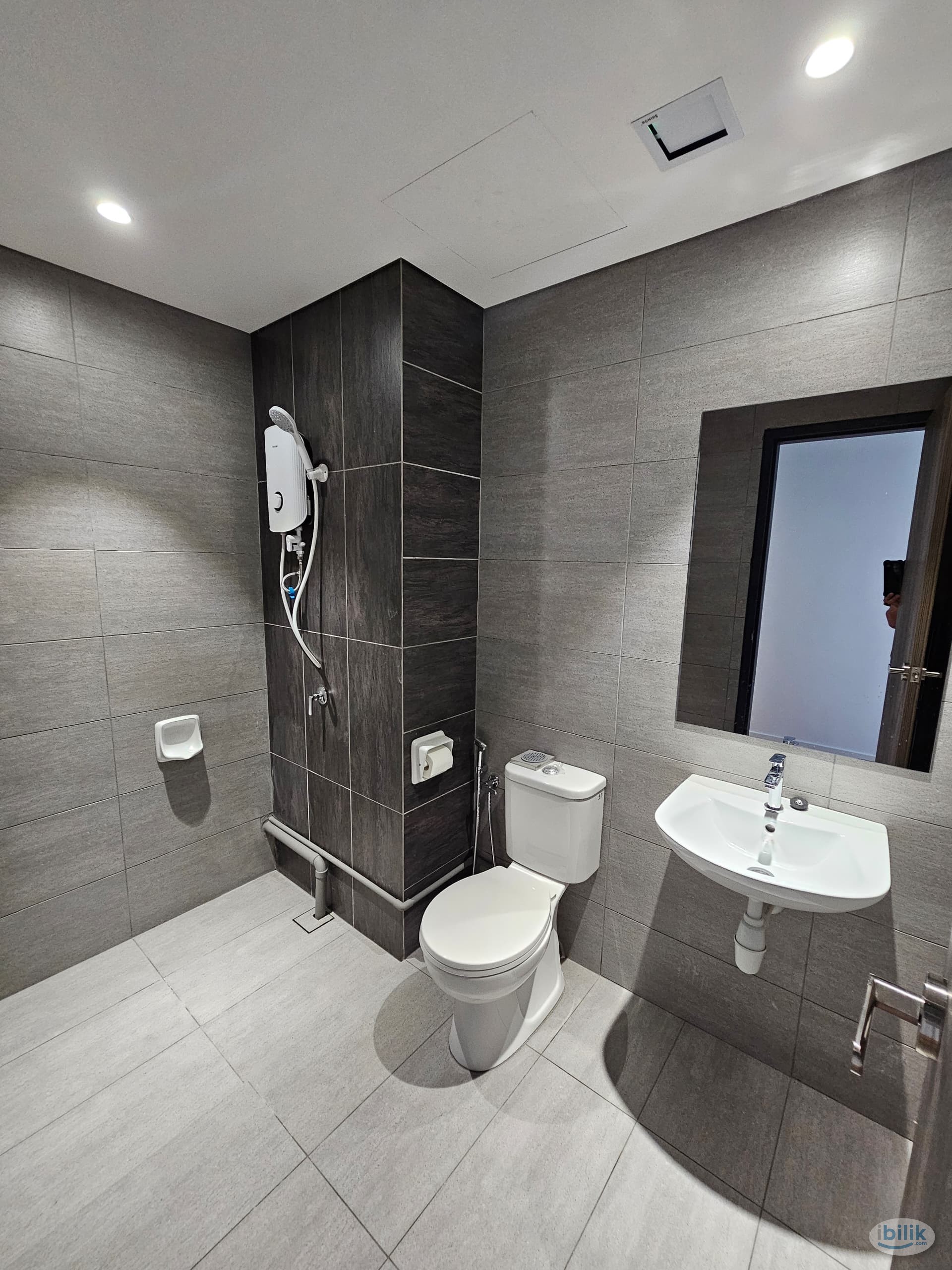 Single Room at Impian Meridian, UEP Subang Jaya - Image 1