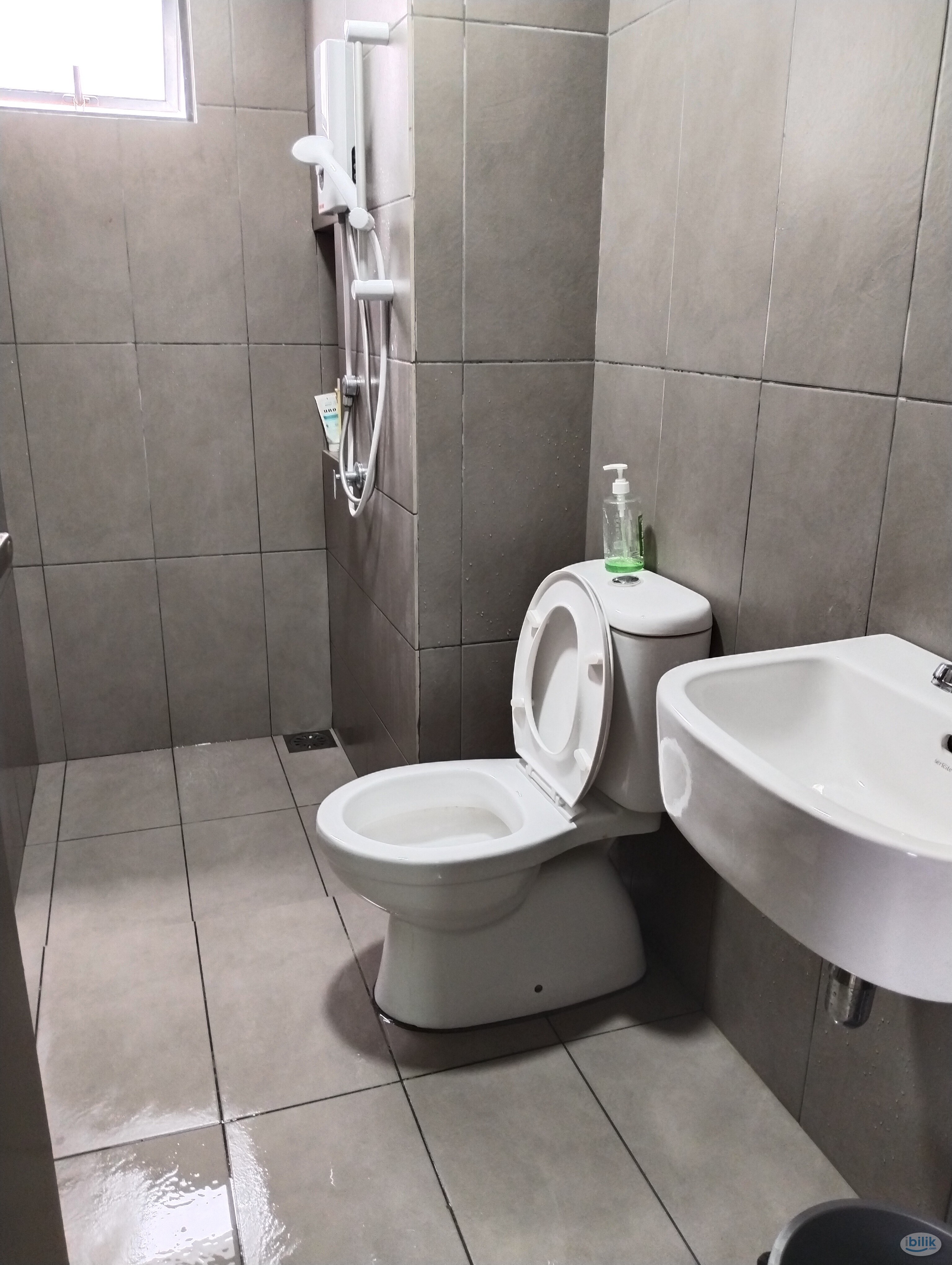 BALCONY ROOM @ ASTETICA RESIDENCE (MIX UNIT) - Image 3