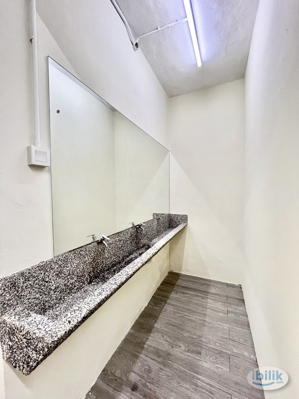 5mins walk to Inti College 🎓 / SS15 LRT nearby 🚶‍♂️ Your comfy spot at iLIVE HOSTEL SS15 🏨 - Image 3