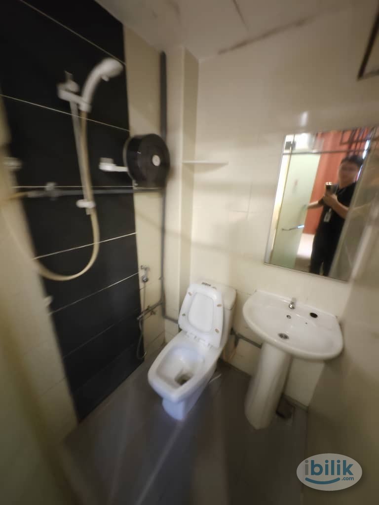 Immediate Move In Master Room at  Cheras Leisure Mall near  Sri Raya MRT - Image 2