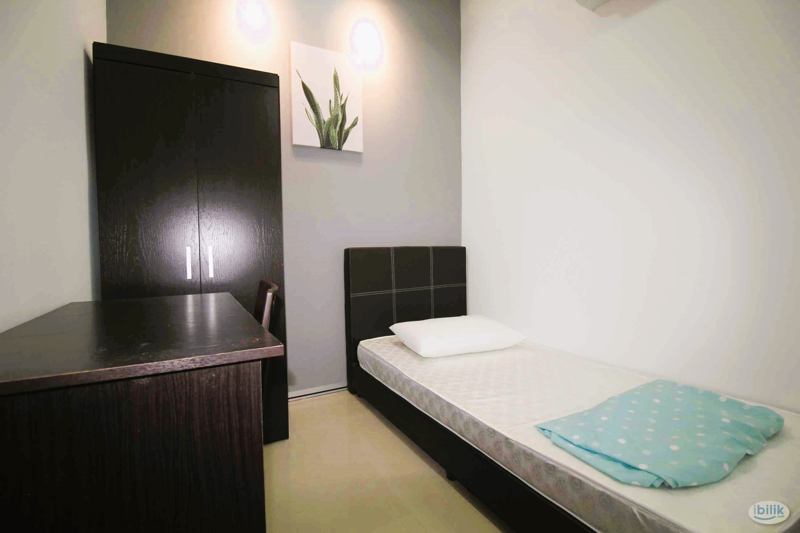 🚗Cozy Female AC Room, 8mins to Publika, Low Deposit🚗 Duta Ria - Image 1