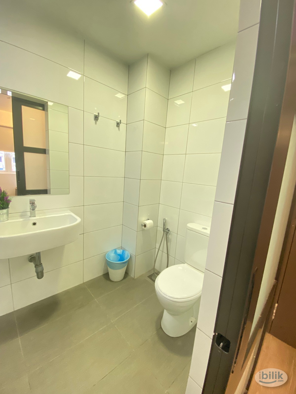 [City Edge] Availabel Queen Master Room at Cheras in Taman Maluri! 10 mins 🚶‍♀️ to MRT Station 🚡 - Image 4