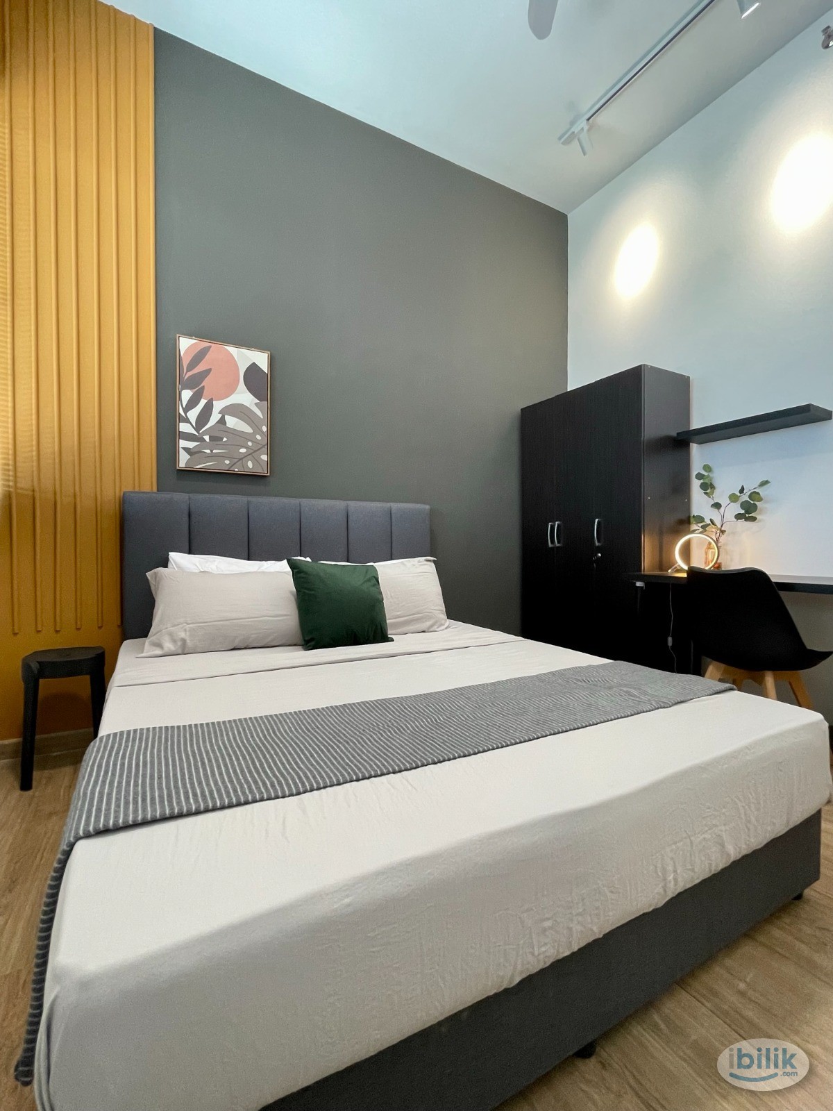 WALKABLKE MRT MALE only  unit room rental- DIRECT OWNER - Image 4