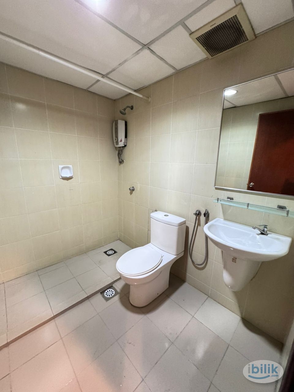 🥰 Zero Deposit acceptable🥰 🥳Cozy & Nice Private Room🥳🚶🏼 Walking Distance To Kastam CIQ (JB)🚶🏽‍♀️ - Image 4
