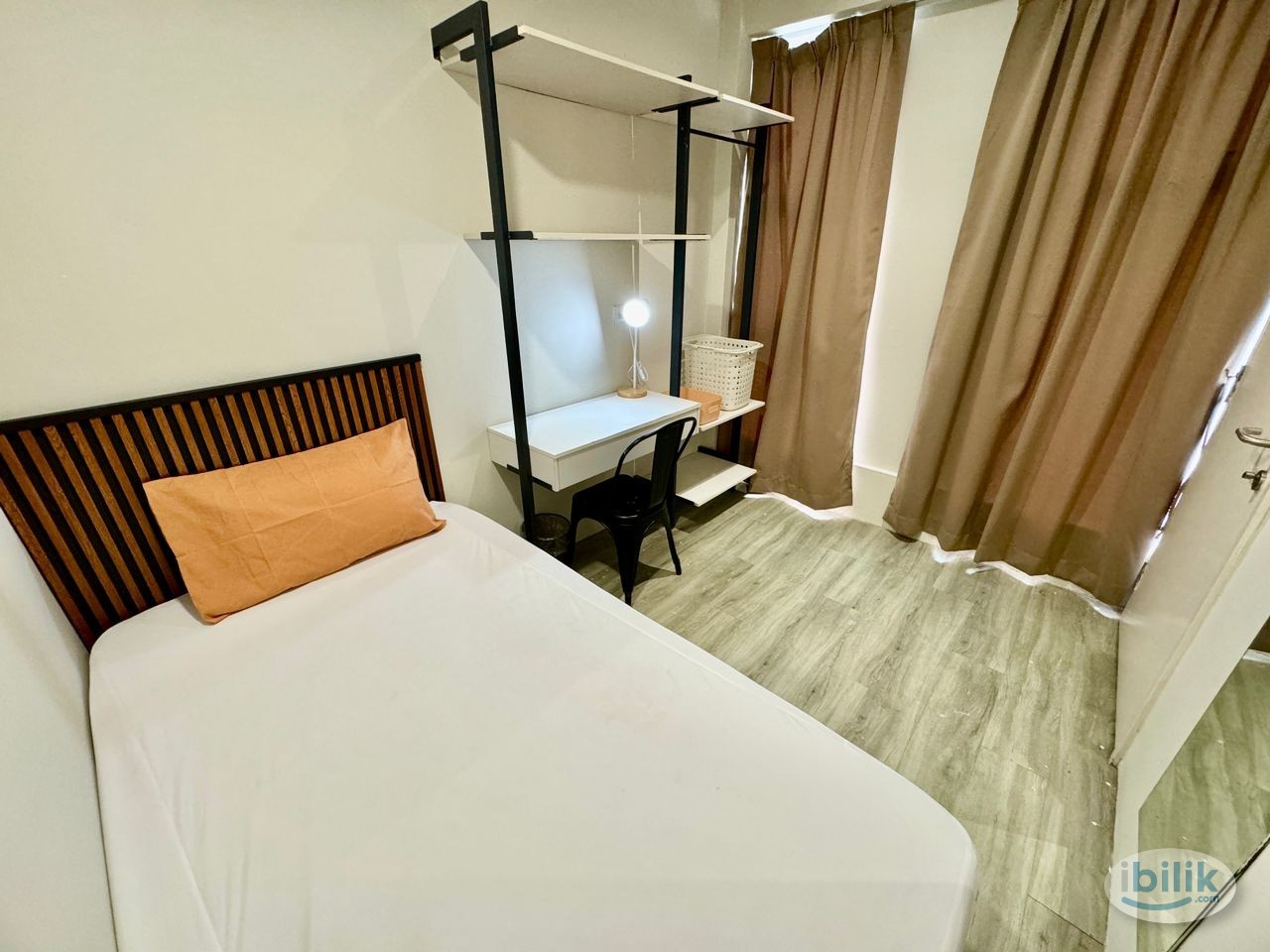 Zero Deposit Female Unit Middle Room at USJ 21 Walking Distance To Main place - Image 1