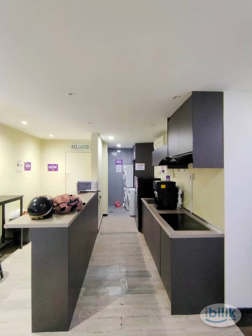 [Holmes] Available Master Room Fro Rent at Kelana Jaya Near The Paradigm / LRT Station 🚡 - Image 1