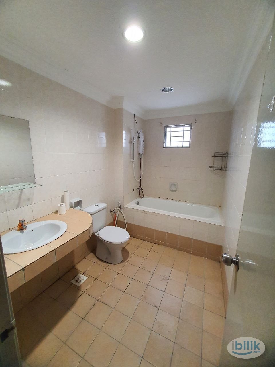Single Room at Casa Subang, UEP Subang Jaya - Image 2