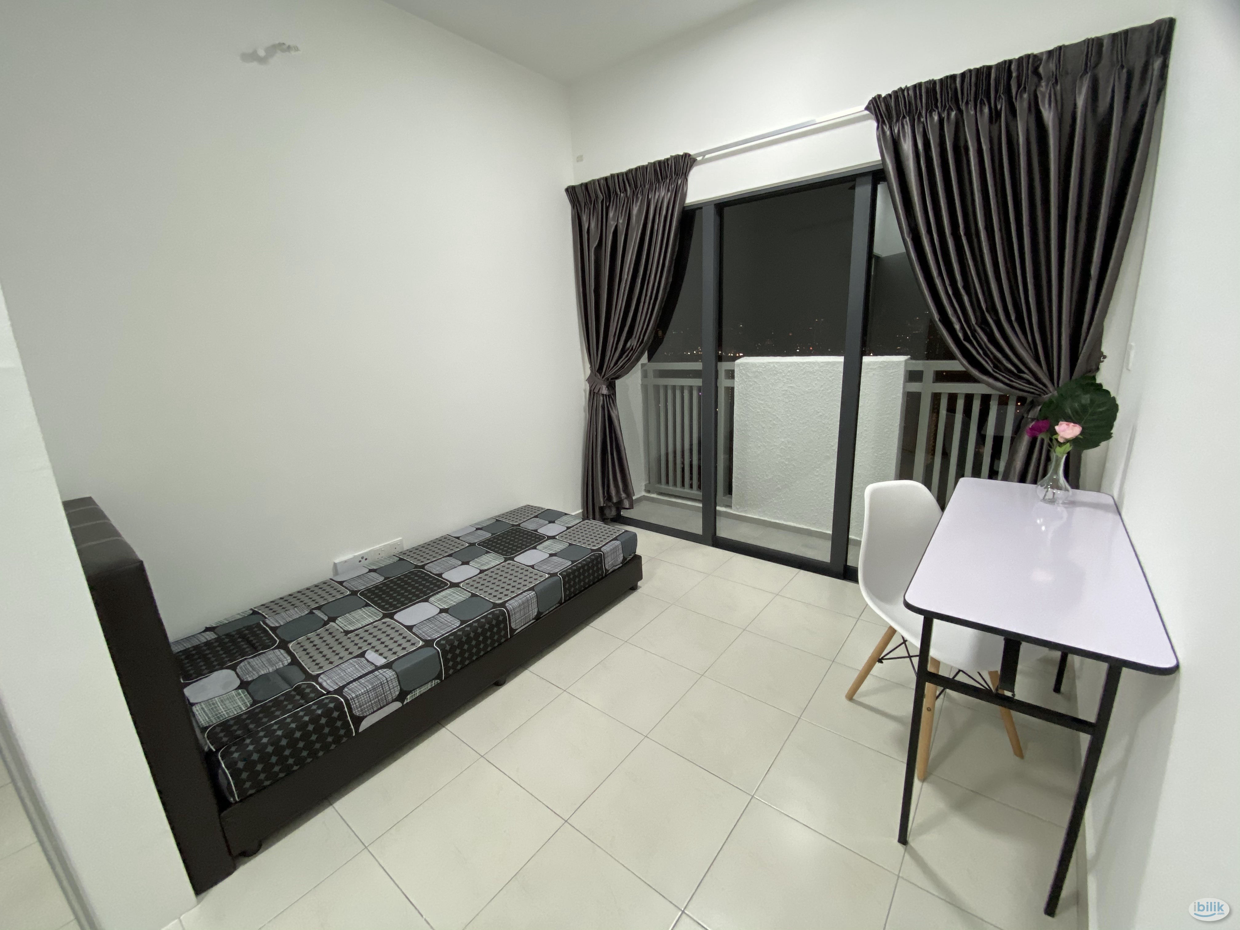 SENTUL Medium Room with Balcony @ Sentul 🌟 Near MRT, LRT, KTM to KLCC, Bukit Bintang, TRX; 10 Mins Drive to Damansara, K - Image 1