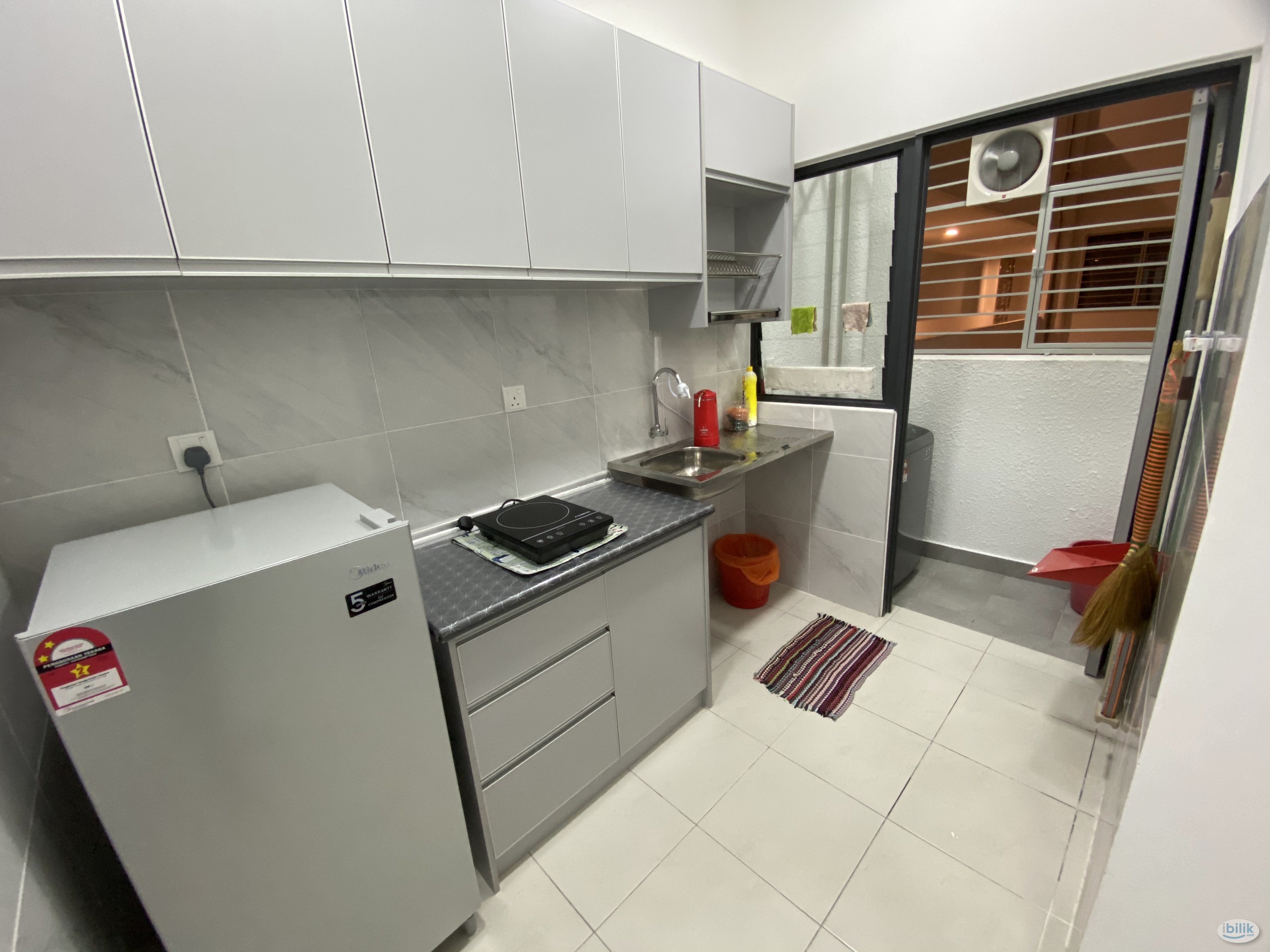 SENTUL Medium Room with Balcony @ Sentul 🌟 Near MRT, LRT, KTM to KLCC, Bukit Bintang, TRX; 10 Mins Drive to Damansara, K - Image 4