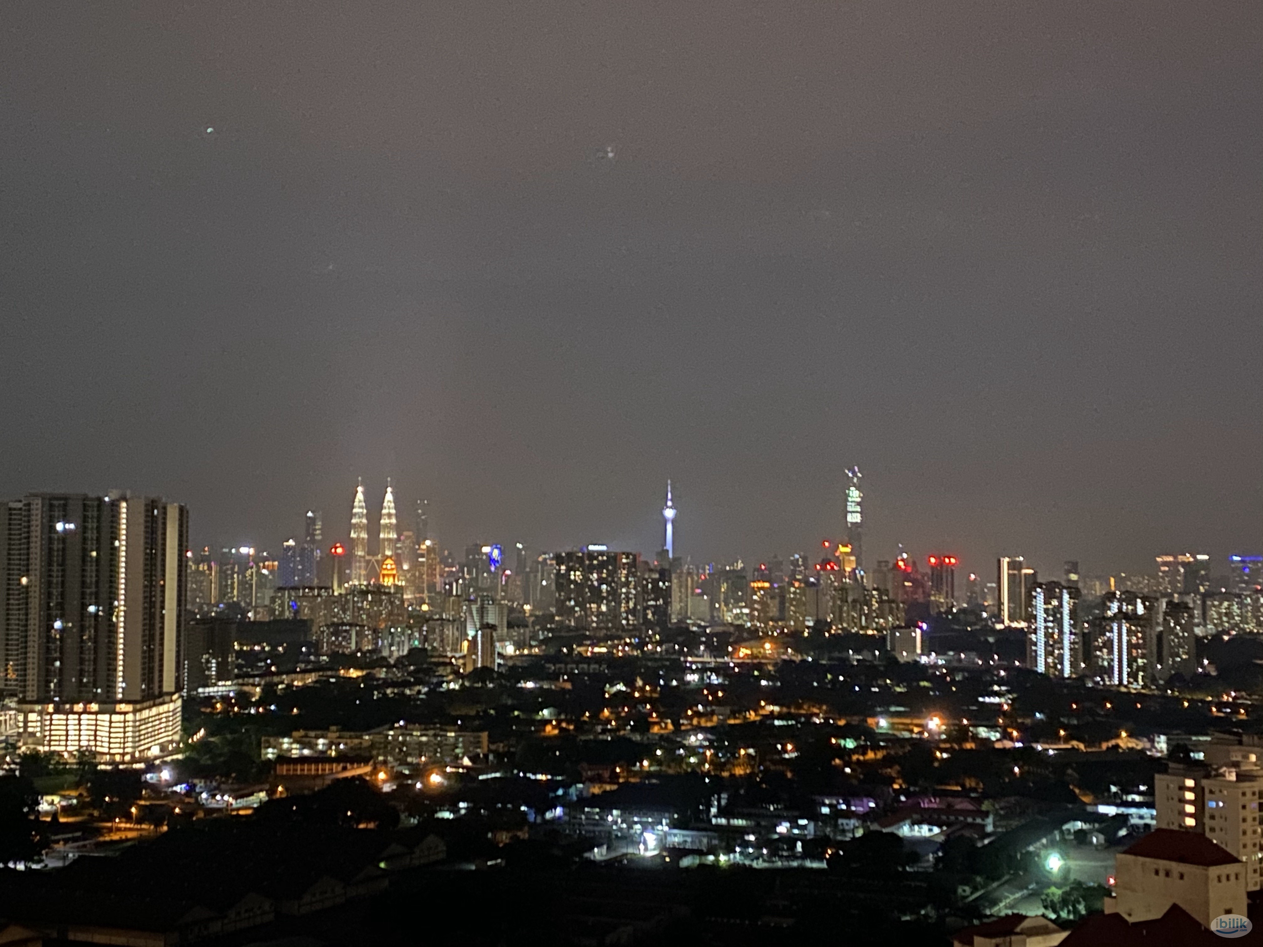 SENTUL Medium Room with Balcony @ Sentul 🌟 Near MRT, LRT, KTM to KLCC, Bukit Bintang, TRX; 10 Mins Drive to Damansara, K - Image 5