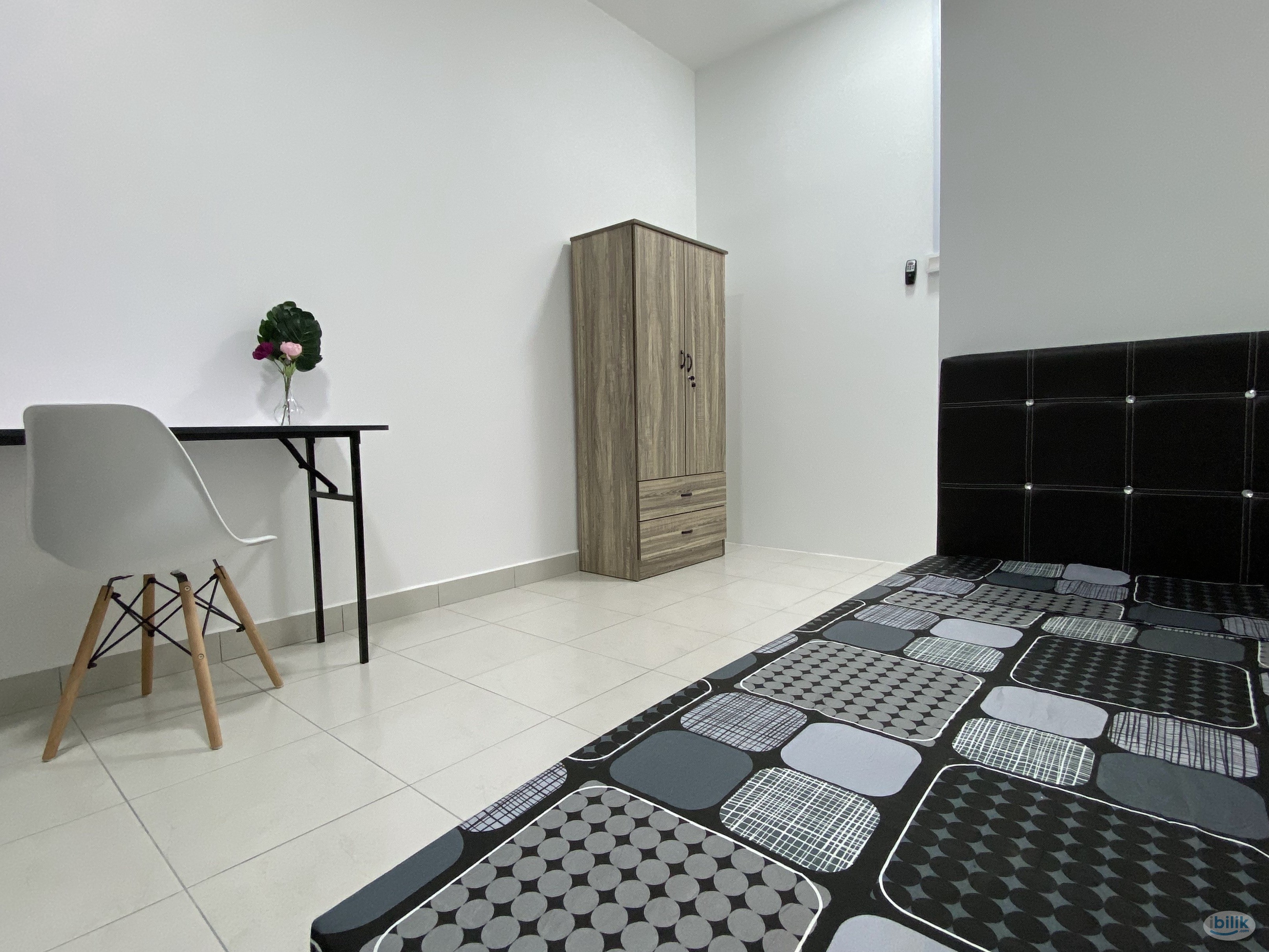 SENTUL Medium Room with Balcony @ Sentul 🌟 Near MRT, LRT, KTM to KLCC, Bukit Bintang, TRX; 10 Mins Drive to Damansara, K - Image 2