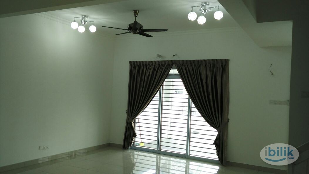 Immediatly moving available, Highest Security level Gated Guarded主人房出租 Shah Alam Masterroom BedRoom at Kemuning utama - Image 4