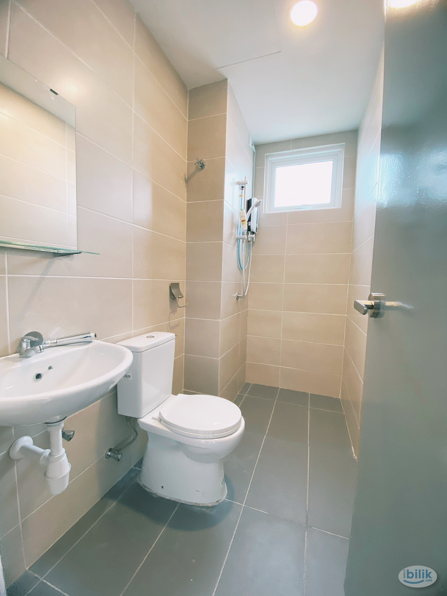 Room for rent - Image 2