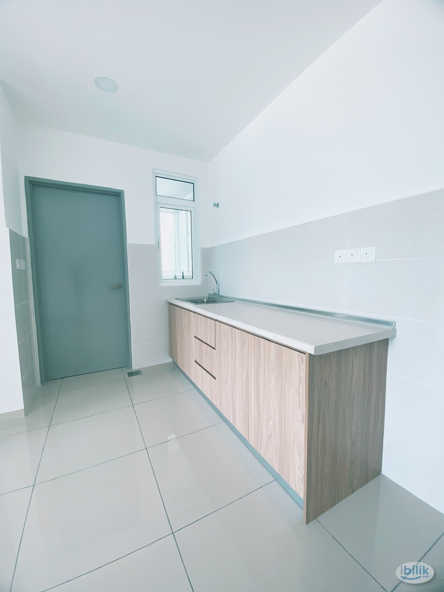 Room for rent - Image 3