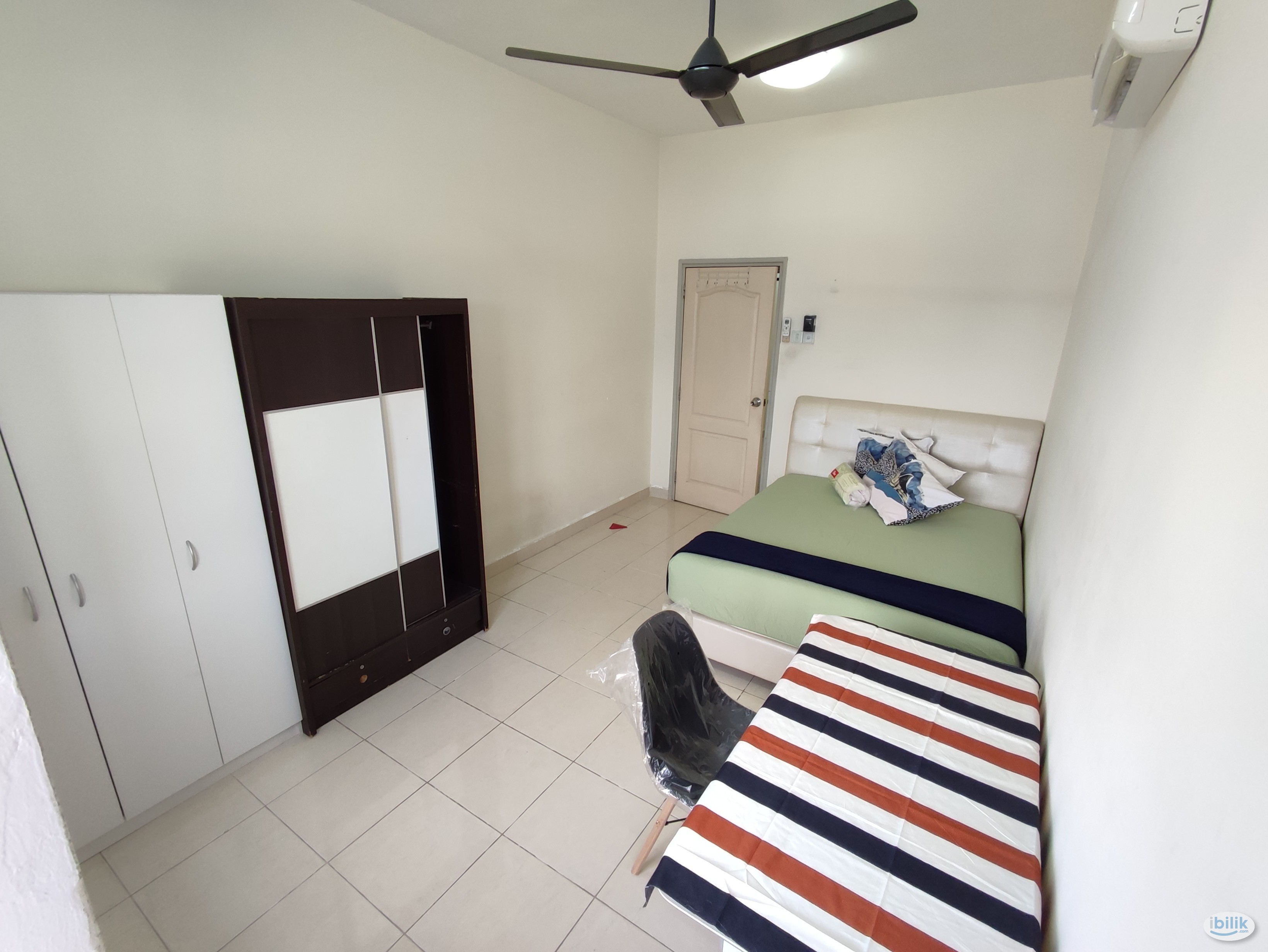 Premium middle room at Pelangi utama condominium - Image 3