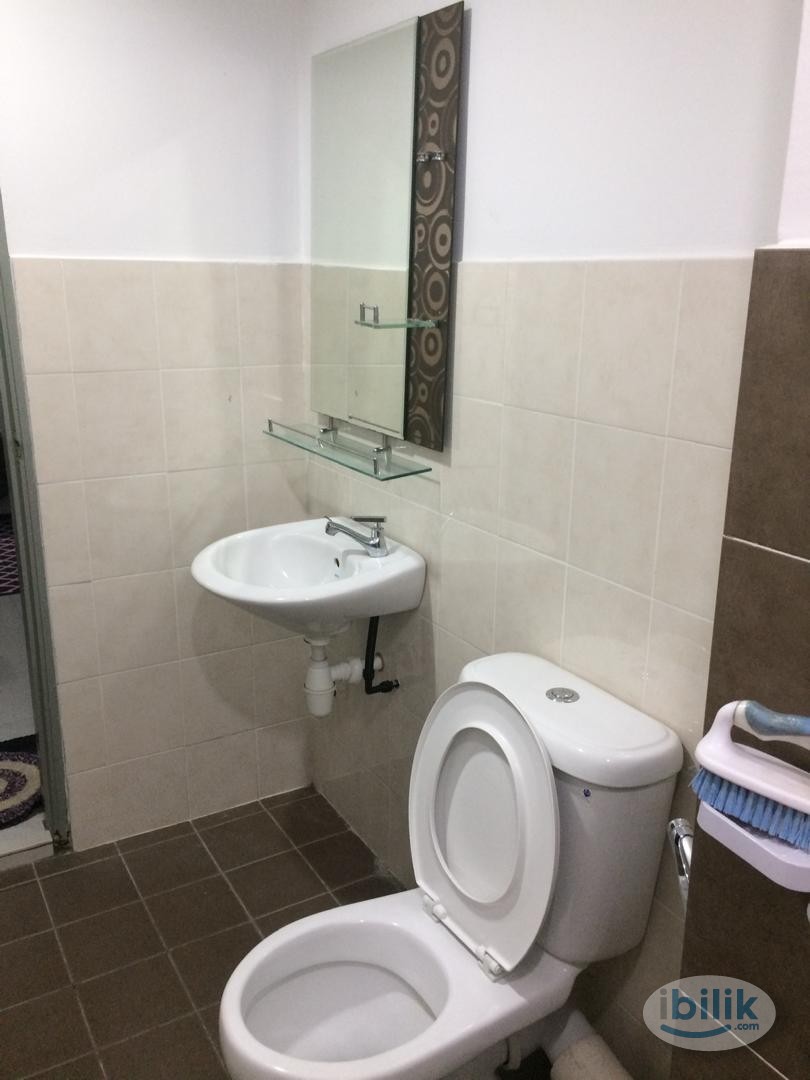 Attached bathroom Female & NO DEPOSIT & KLCC- KL SENTRAL & NEXT LRT - Image 3