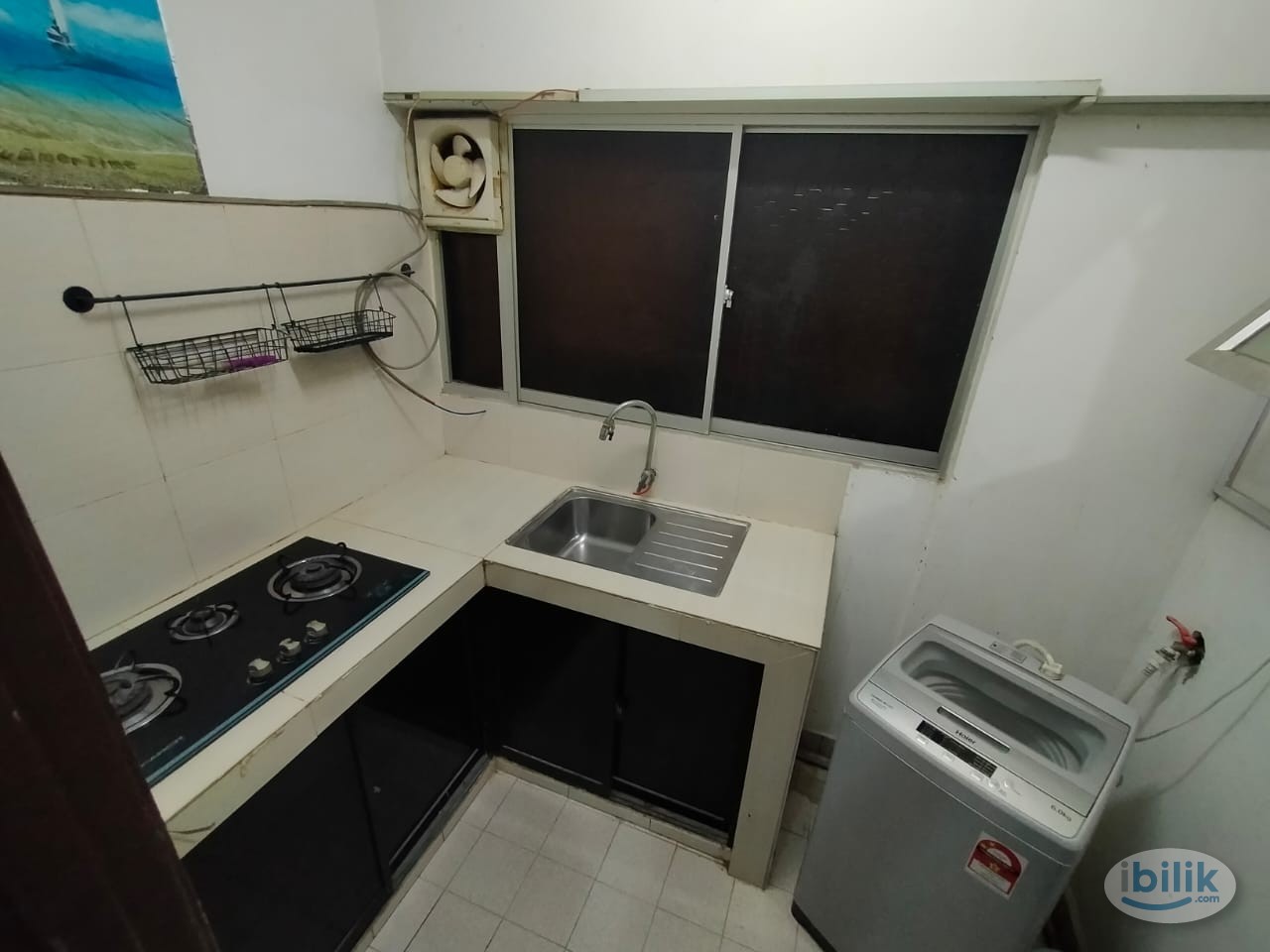 [All included] Middle Room with Balcony at Suria Jelatek Residence, Ampang Hilir 5 minutes to LRT Jelatek KLCC Ampang - Image 2
