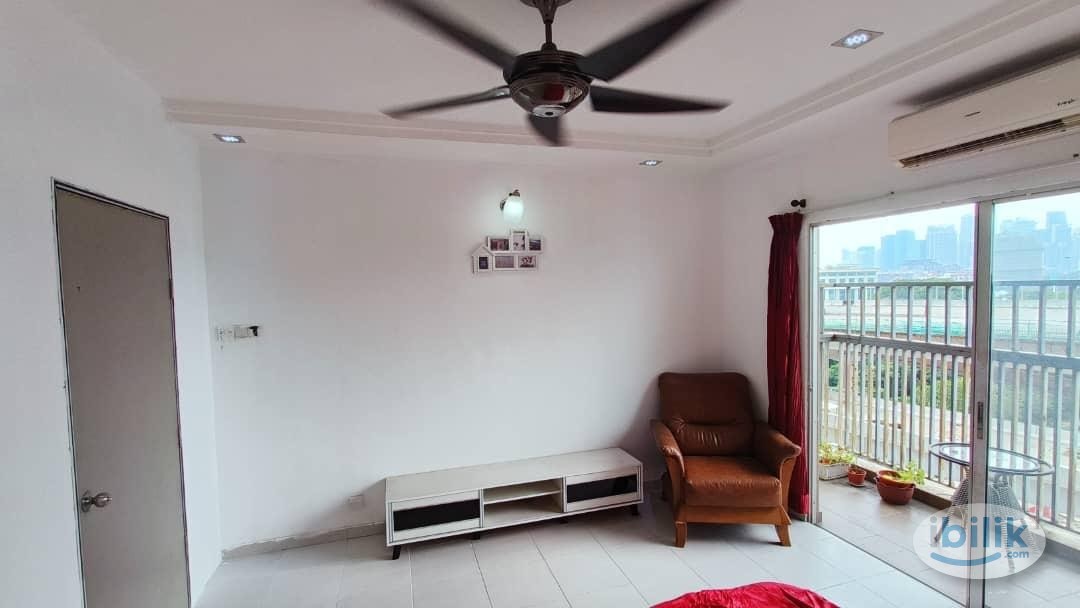 [All included] Middle Room with Balcony at Suria Jelatek Residence, Ampang Hilir 5 minutes to LRT Jelatek KLCC Ampang - Image 4