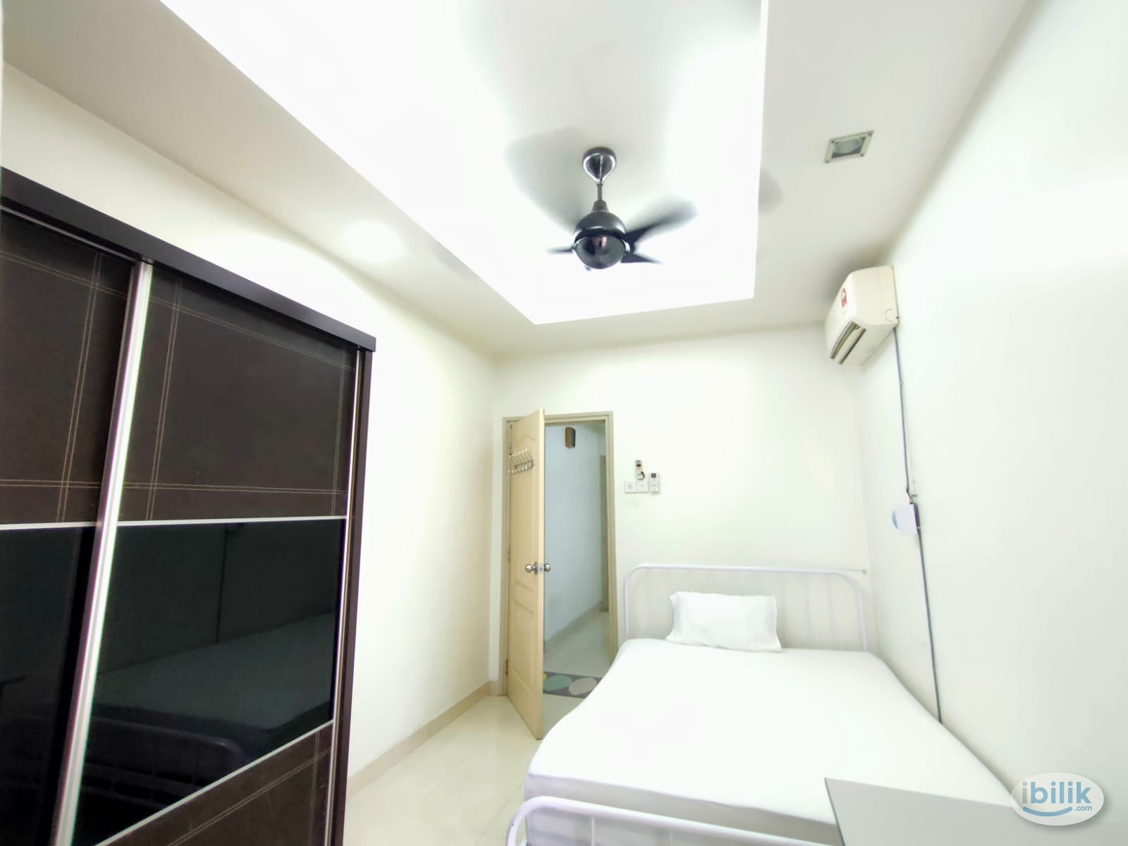 Open gender middle room at Pelangi Utama condominium - Image 2