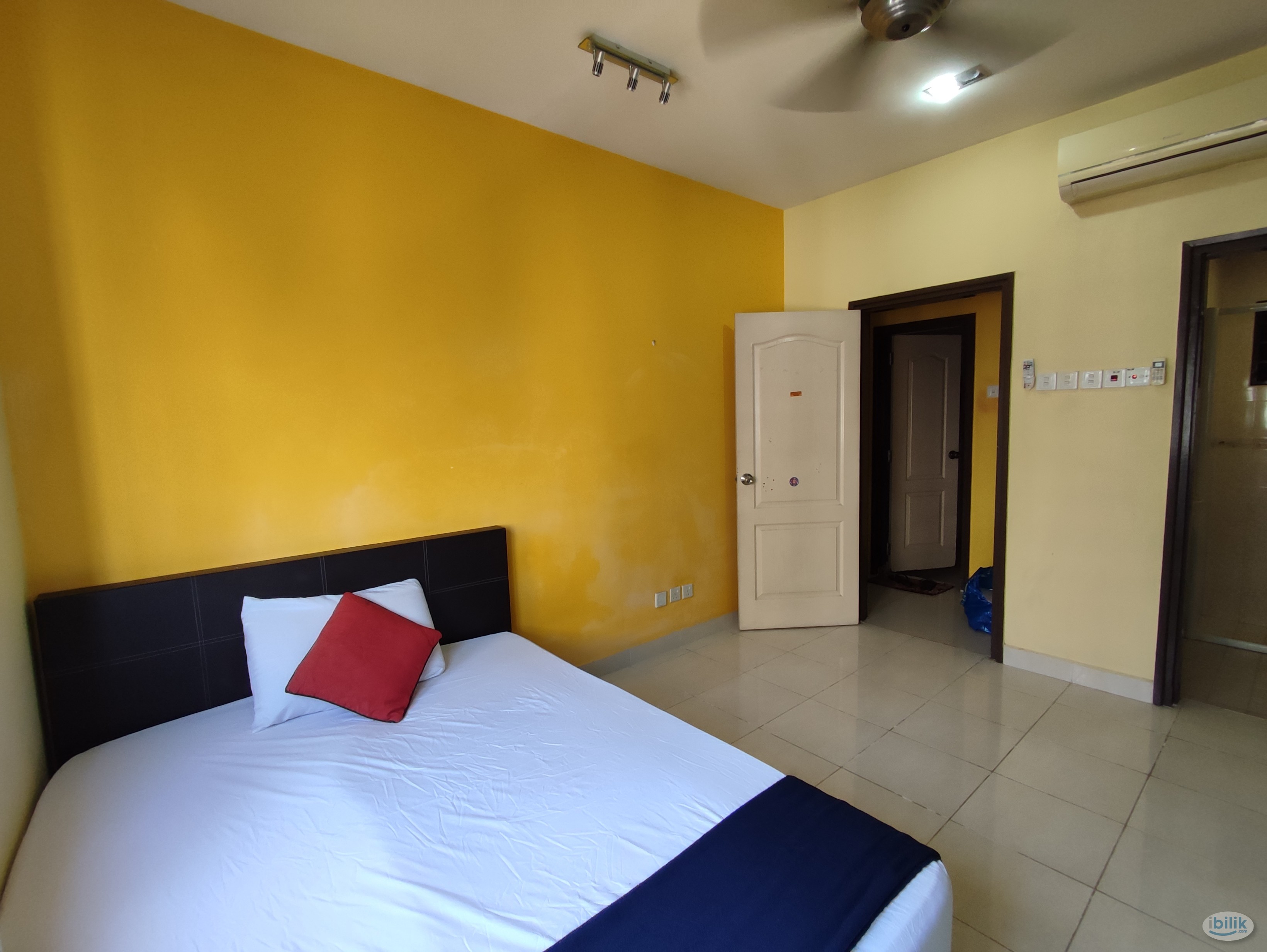 Big cabinet master bedroom for any gender at Pelangi utama condominium - Image 3