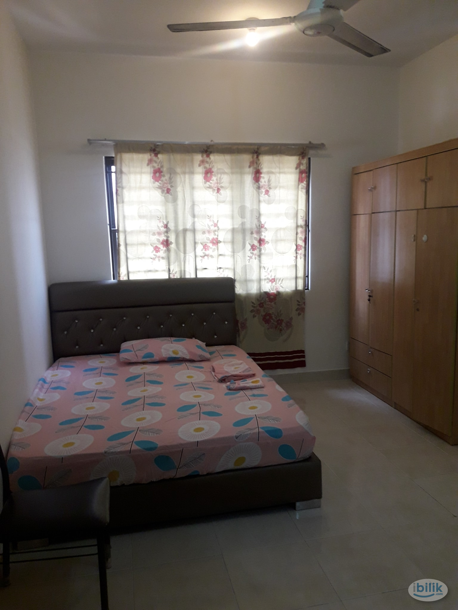 Master room available at pelangi utama - Image 1