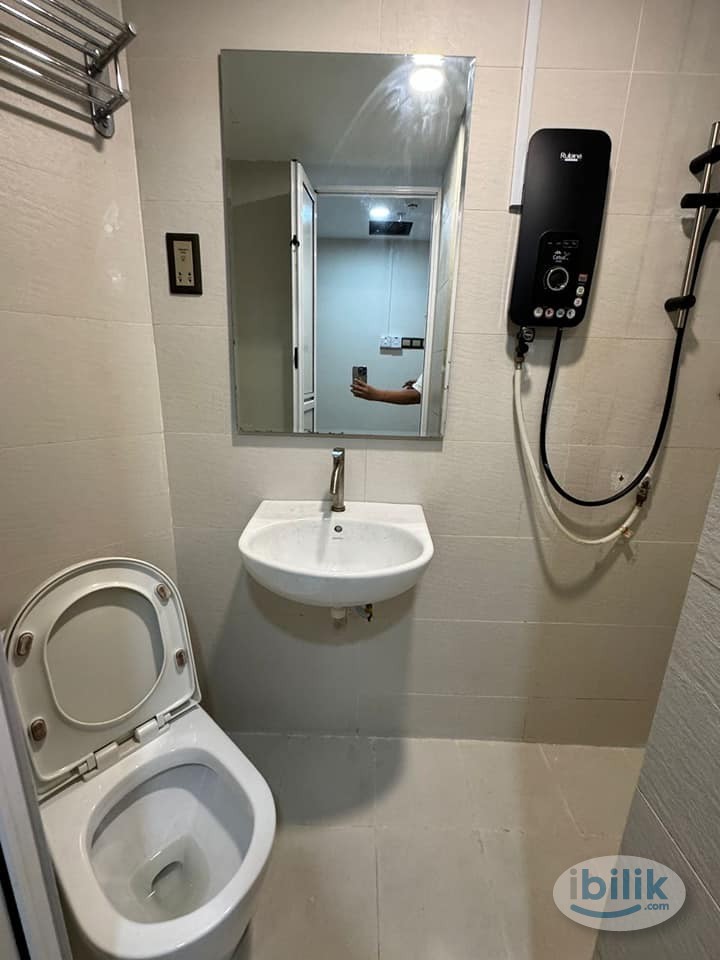 [Mountbatten] 6 mins 🚶‍♀️ Petaling Street - Available Room at KL City Centre, Kuala Lumpur - Image 3