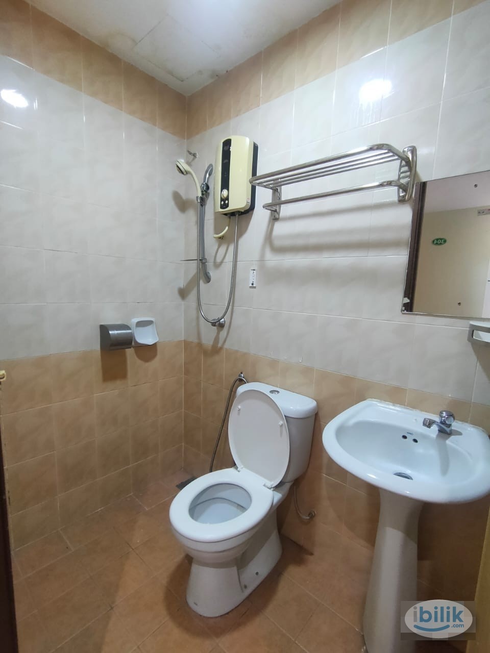[Check-In] 9mins 🚶‍♀️ to SEGI College 🏫 Available Queen Room in Pudu ☀ - Image 2