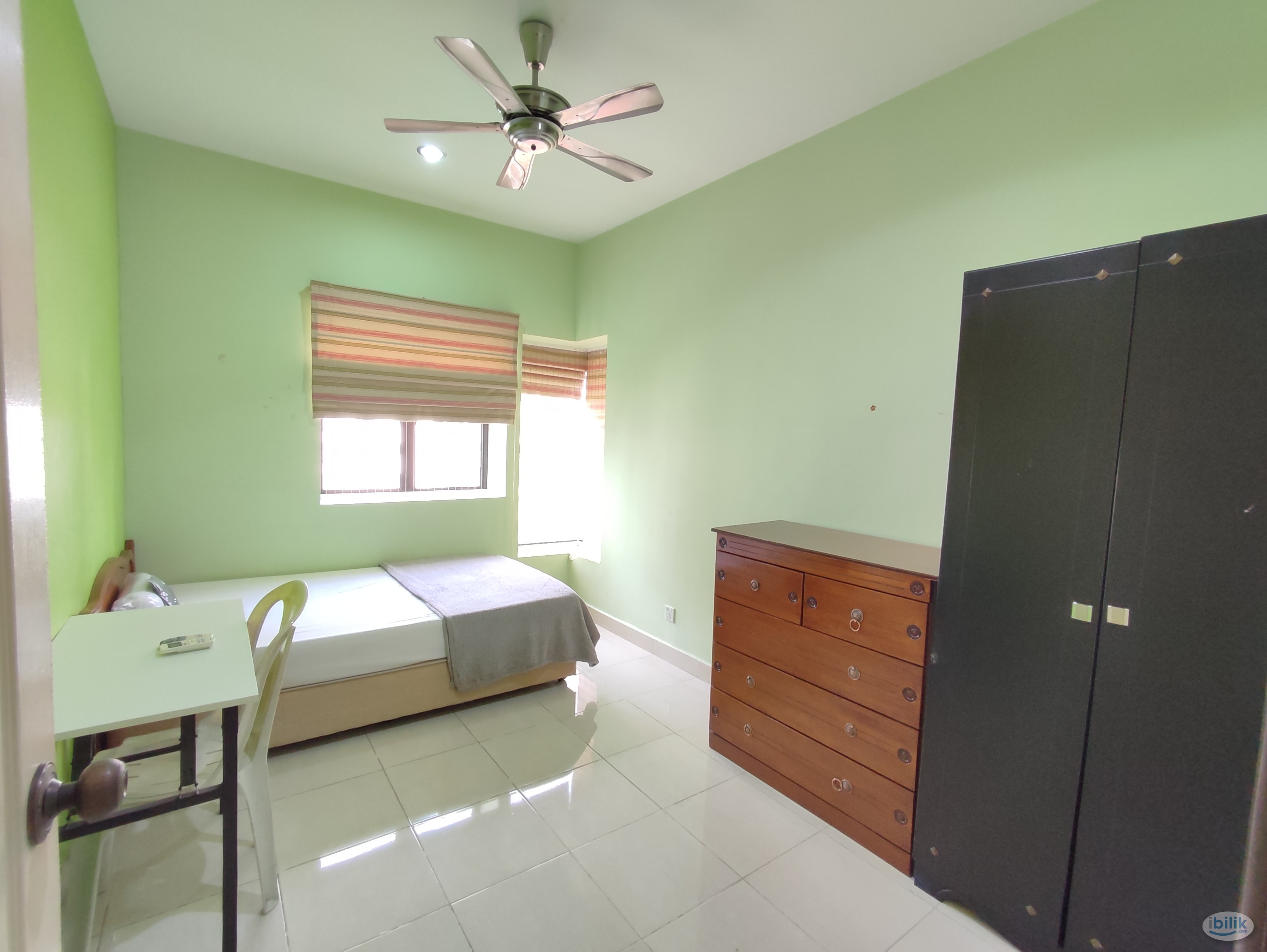 ⭐⭐⭐Middle room available at Pelangi utama block D - Image 1