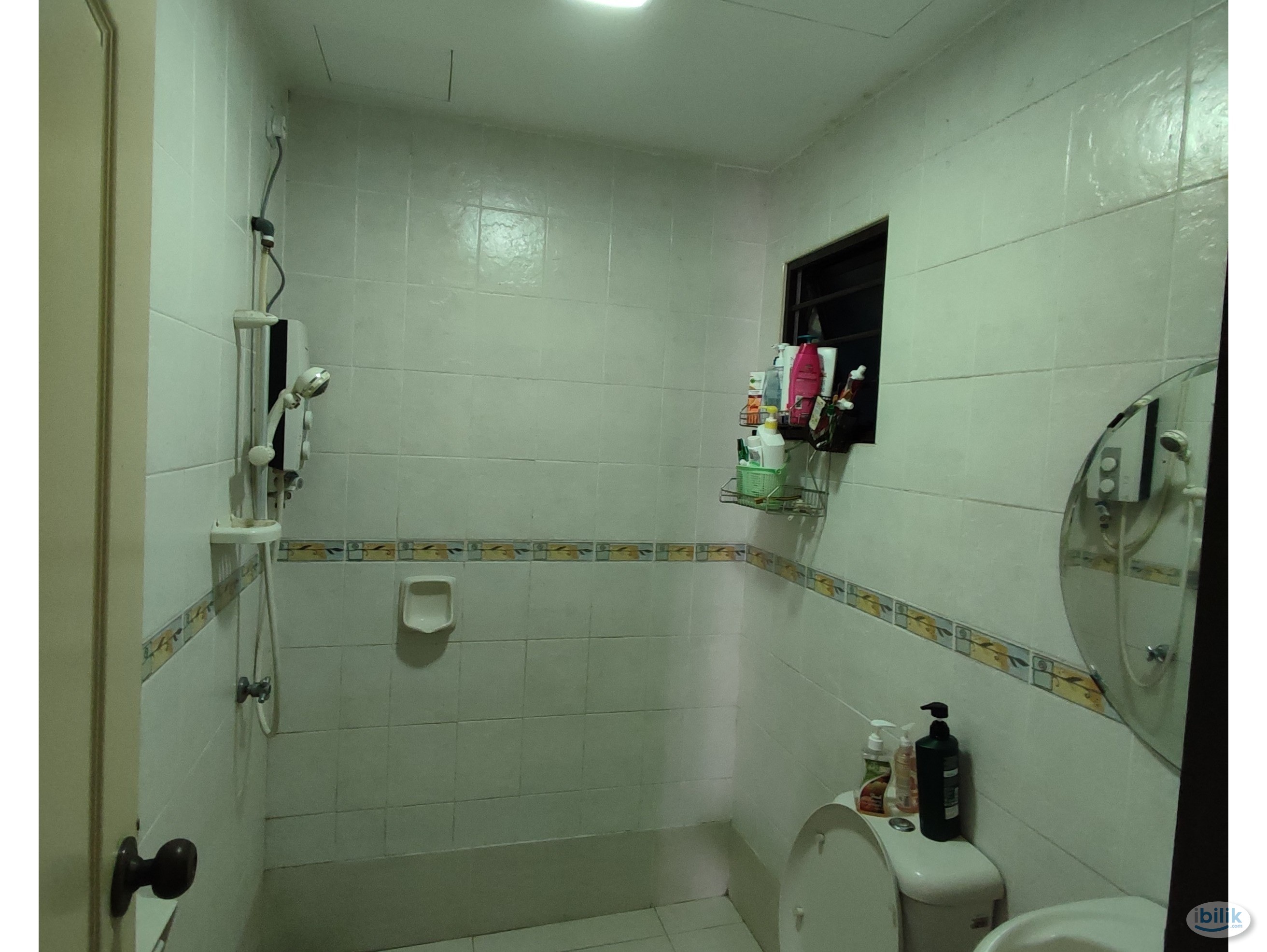 ⭐⭐⭐Middle room available at Pelangi utama block D - Image 4