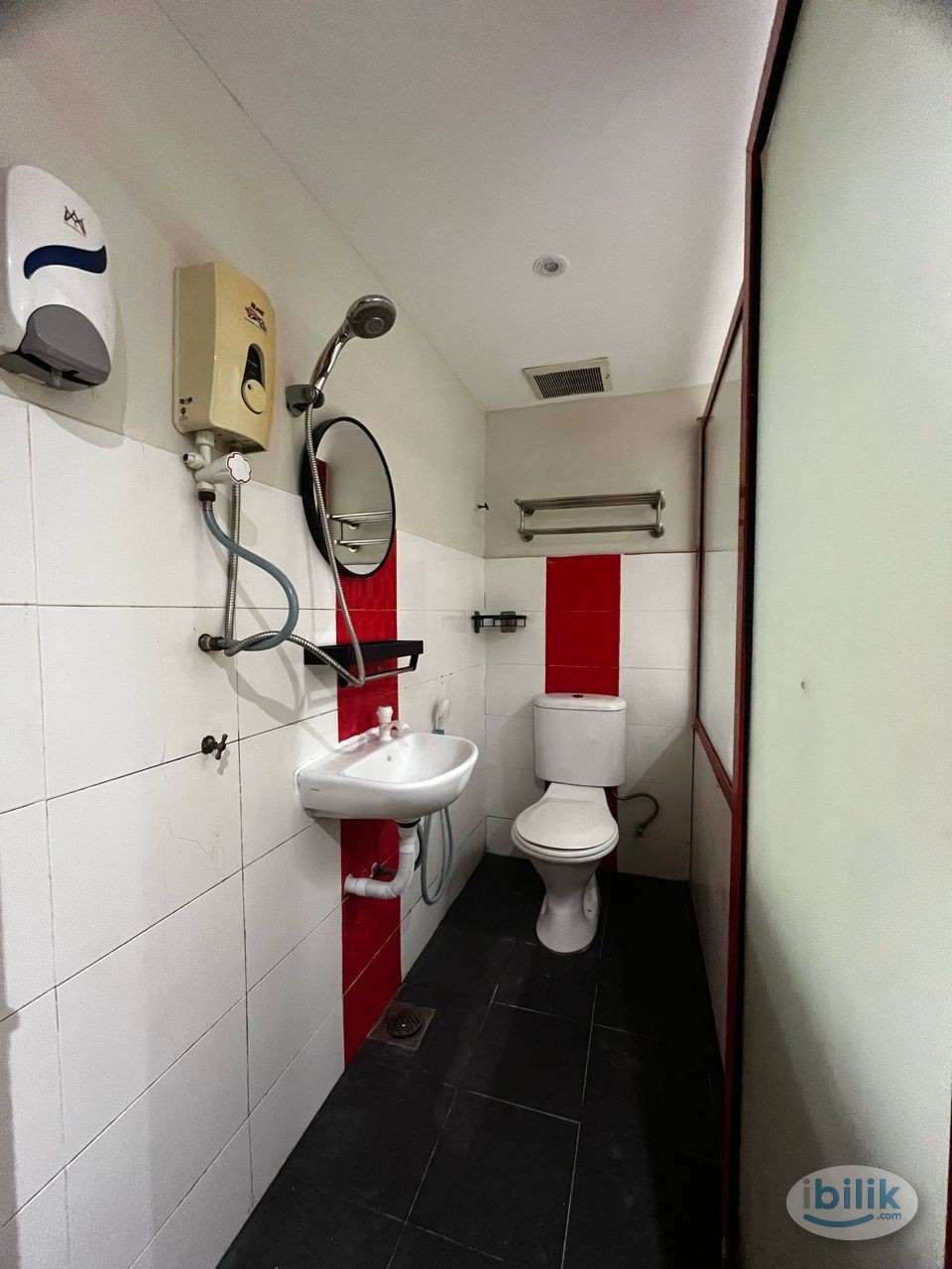 🤩 CO LIVING NEAR MRT 🤩 | ZERO DEPOSIT💰 | MASTER ROOM WITH PRIVATE TOILET 🫧🚽 - Image 1