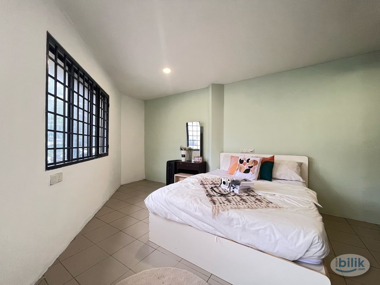 5 min walk to Maluri MRT LRT, Master Room @ Dragon Inn Hotel Maluri Cheras, attached bathroom, Aeon Maluri, Velocity, My - Image 1