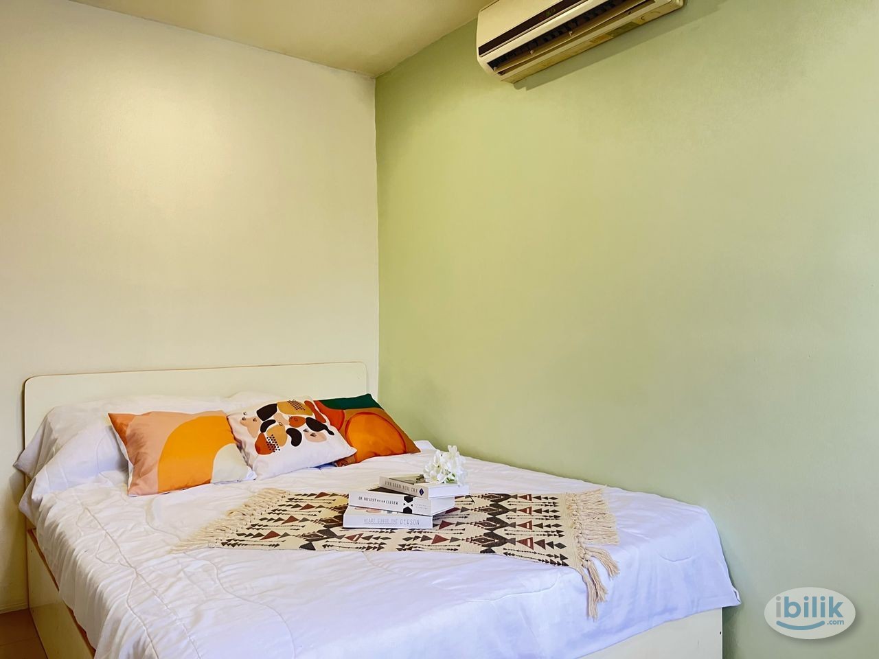 5 min walk to Maluri MRT LRT, Master Room @ Dragon Inn Hotel Maluri Cheras, attached bathroom, Aeon Maluri, Velocity, My - Image 2