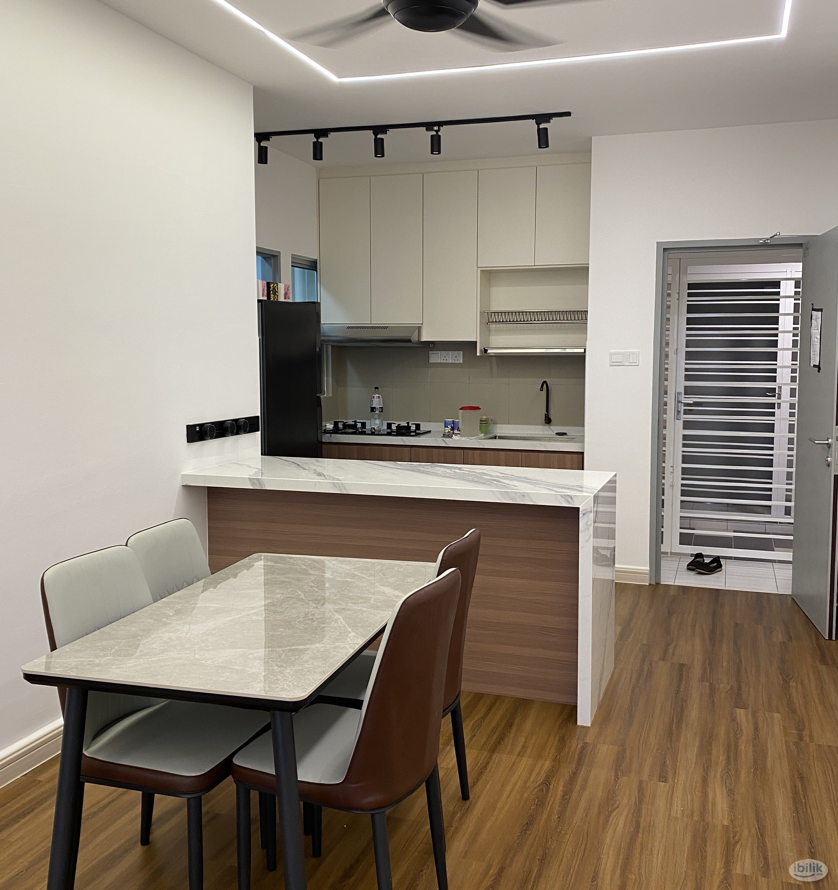 Master Bedroom for rent at Mont Kiara, Kuala Lumpur (Female only) - Image 4