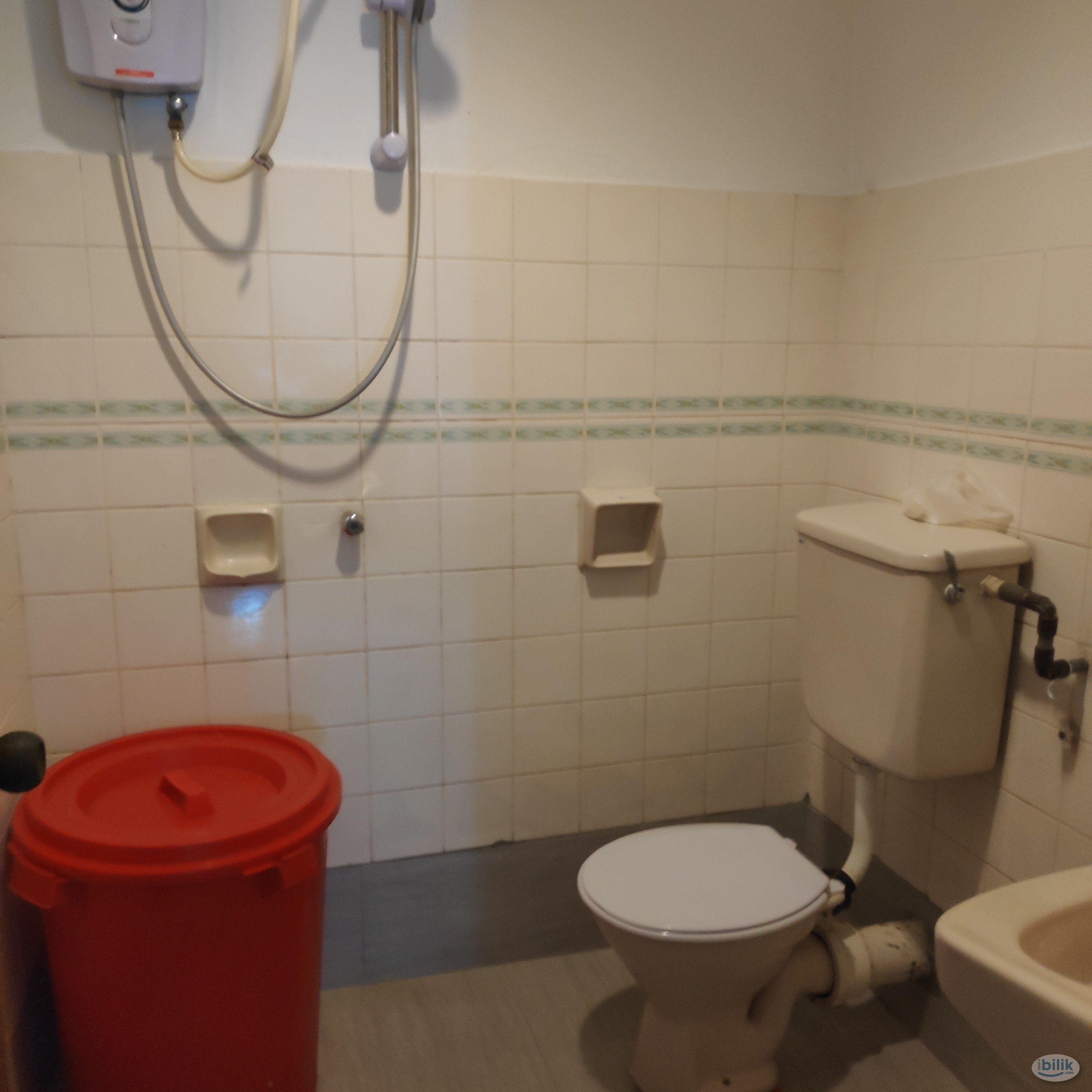 Middle Room at USJ 2, UEP Subang Jaya - Image 2