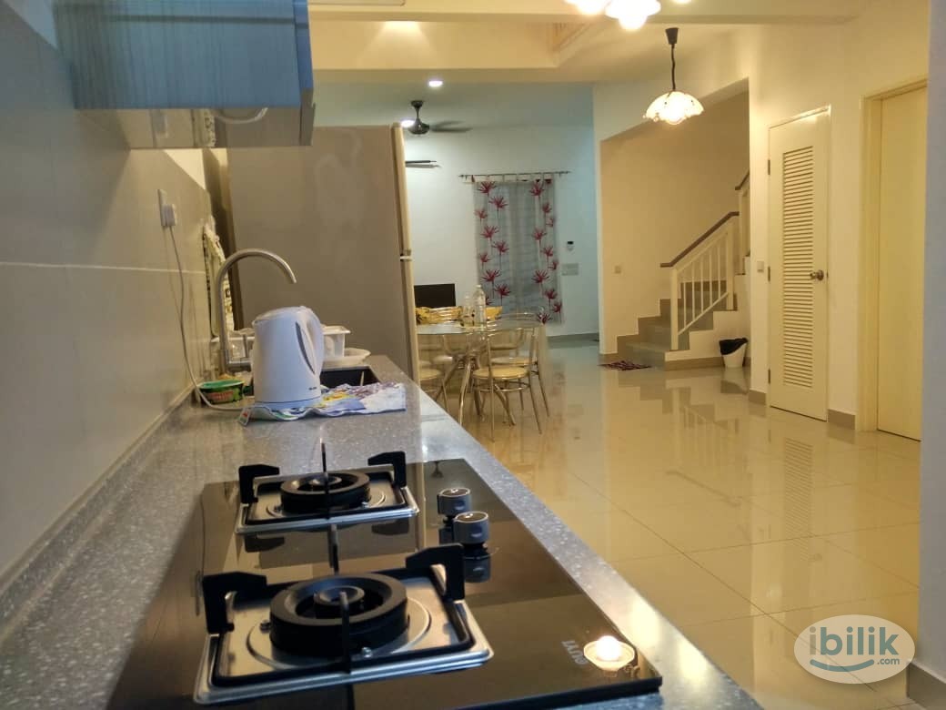 Entire 3rd floor Master Bedroom at Setia Alam, Shah Alam - Image 3