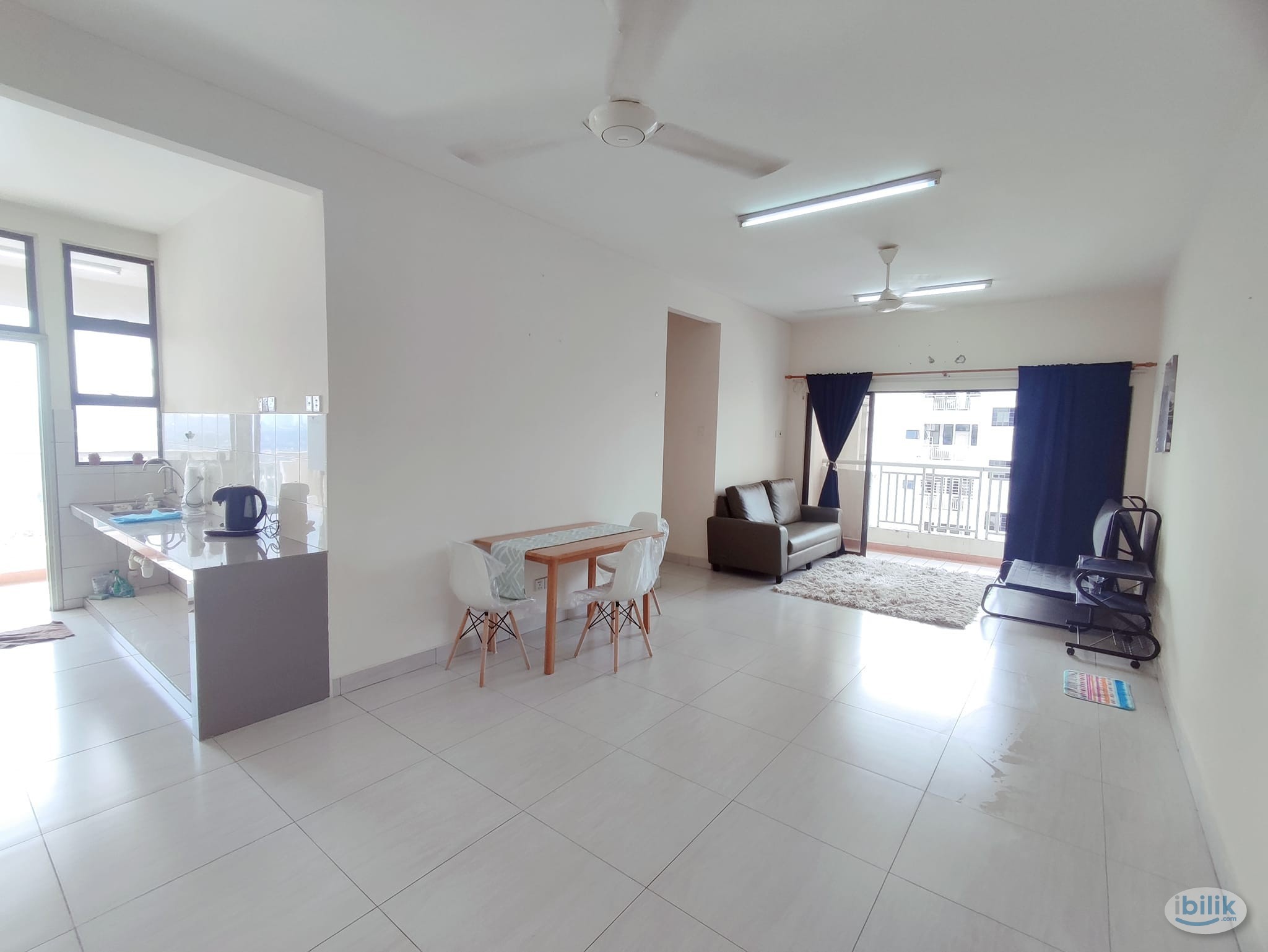 Master room available at pelangi utama - Image 4