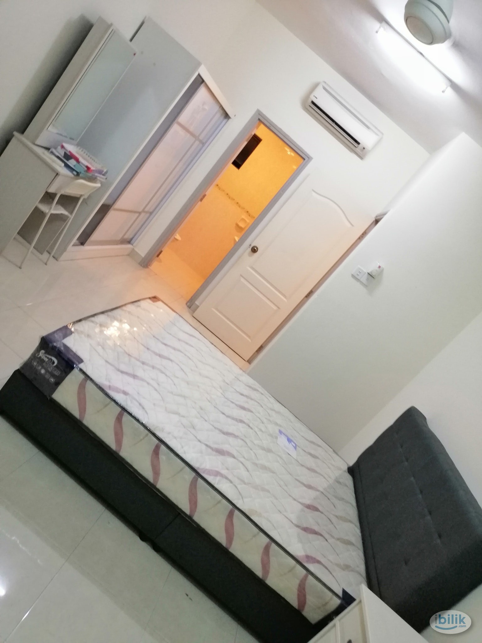 Master room at pelangi utama condo - Image 3