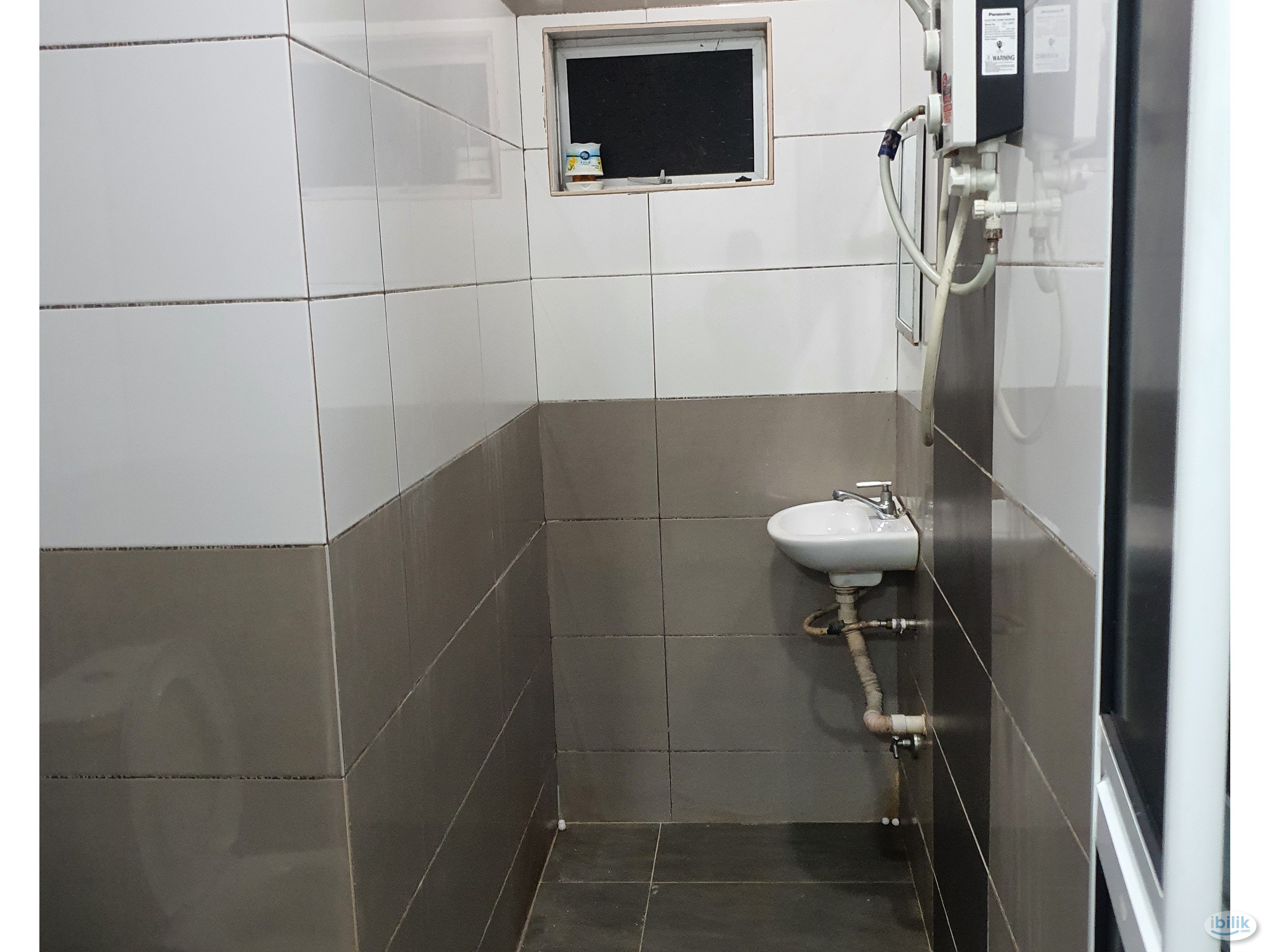 Master Room with bathroom at Bandar Baru Klang, Klang - Image 3