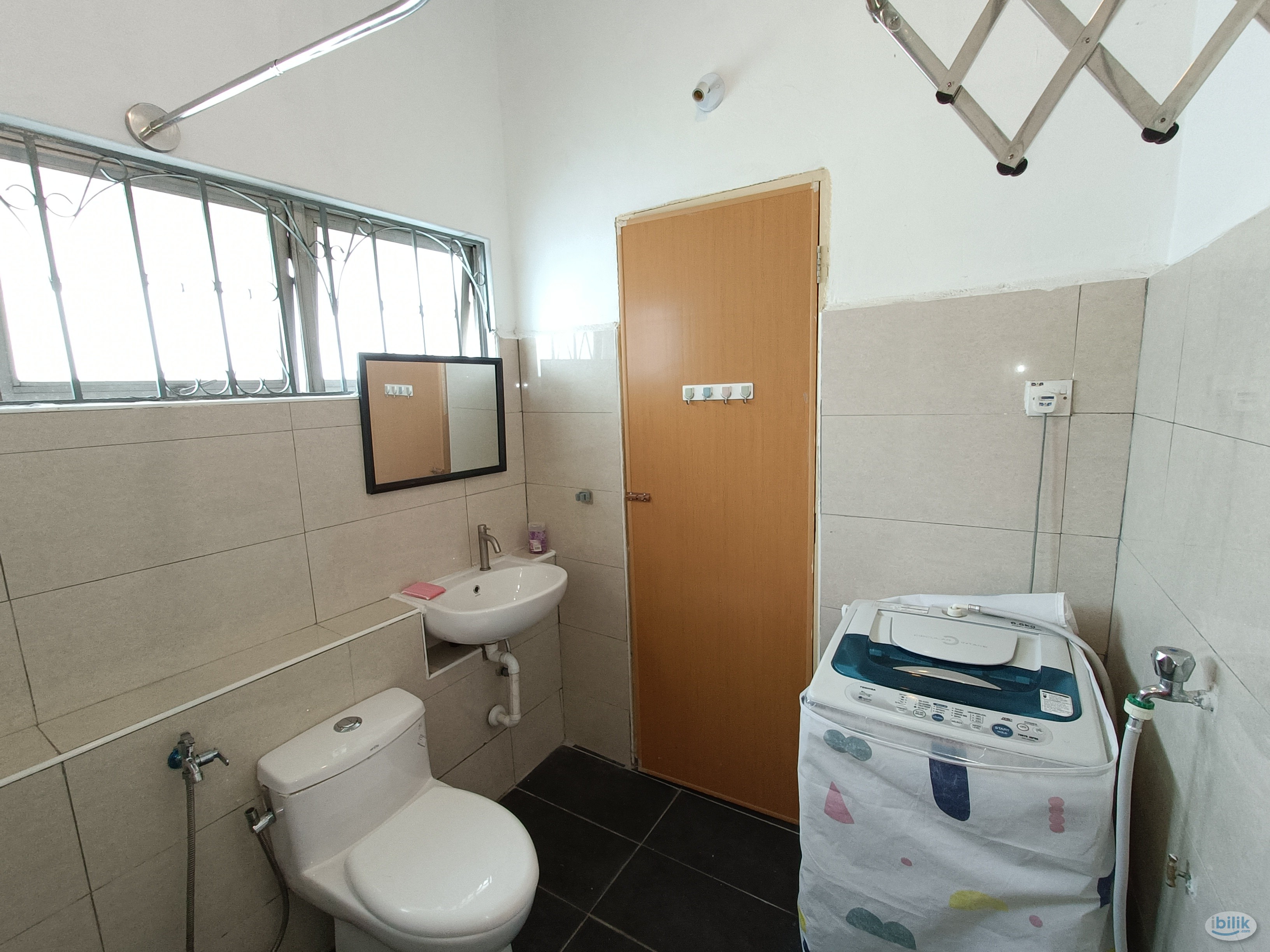 Master Room at SS2, Petaling Jaya-private bathroom, private washing machine - Image 2